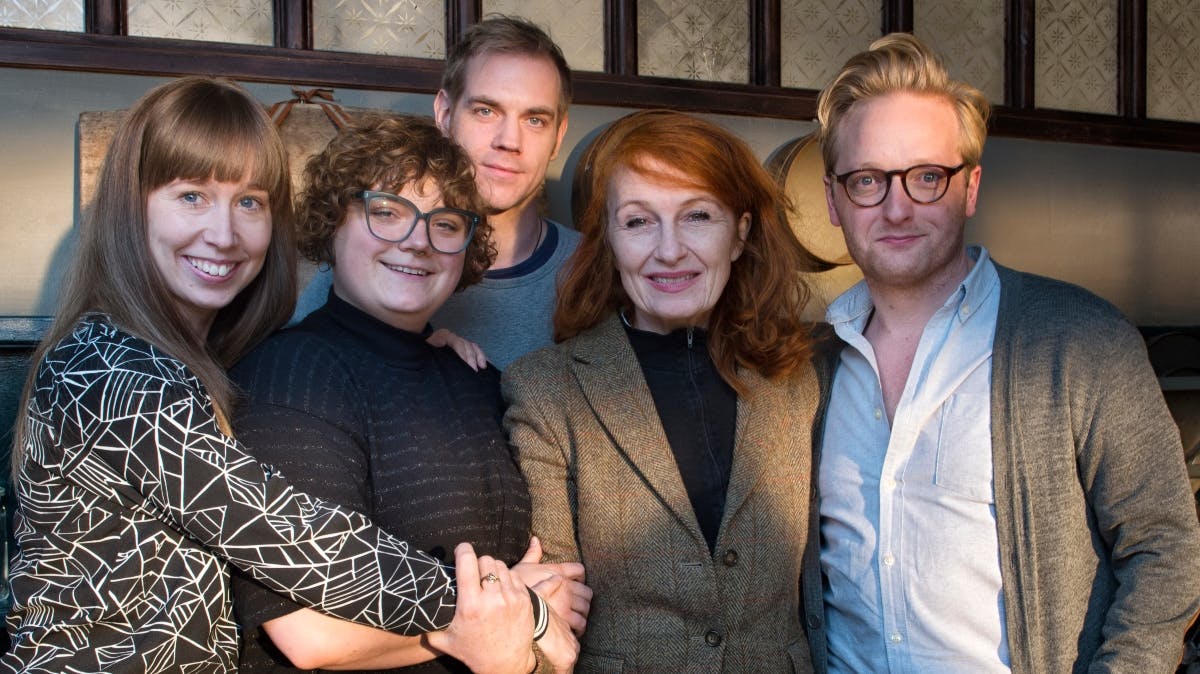 Merete Mærkedahl, Ena Spottag, Morten Hemmingsen, Bodil Jørgensen og Martin Greis-Rosenthal. 