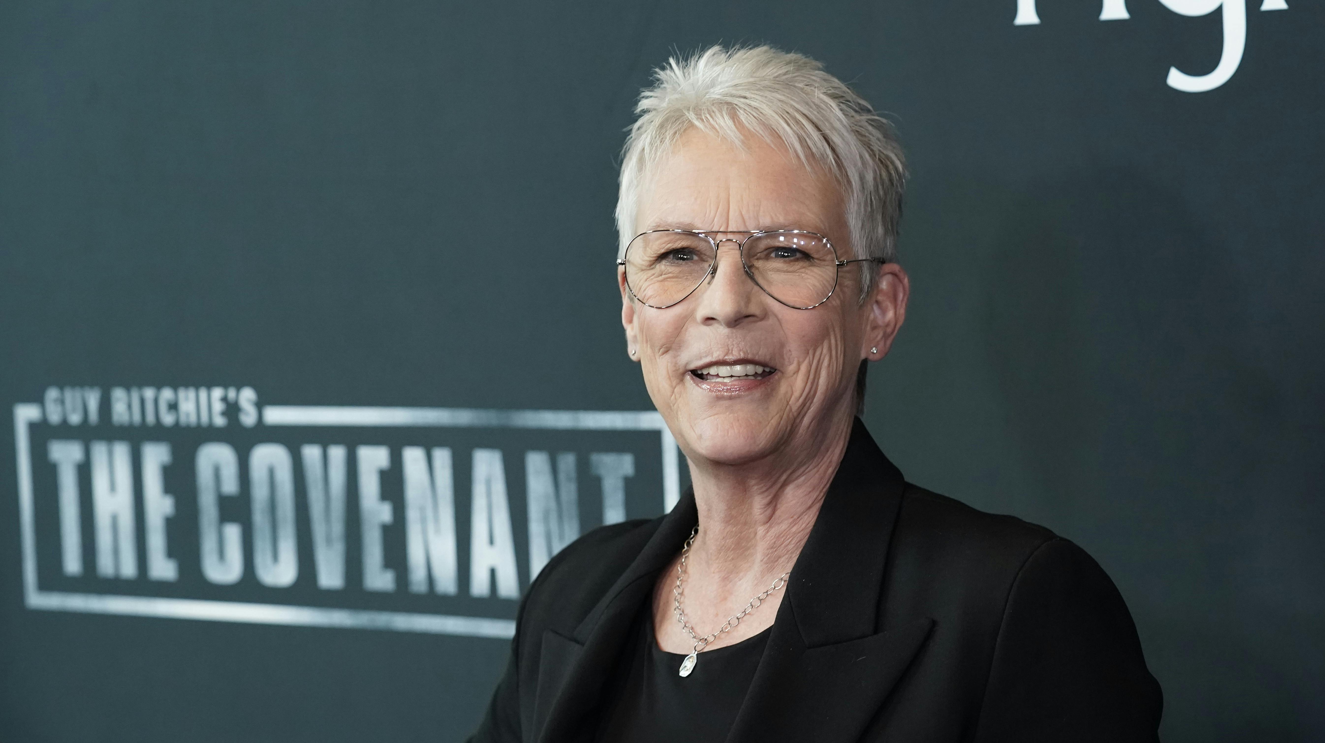 Jamie Lee Curtis til premieren på "The Covenant".
