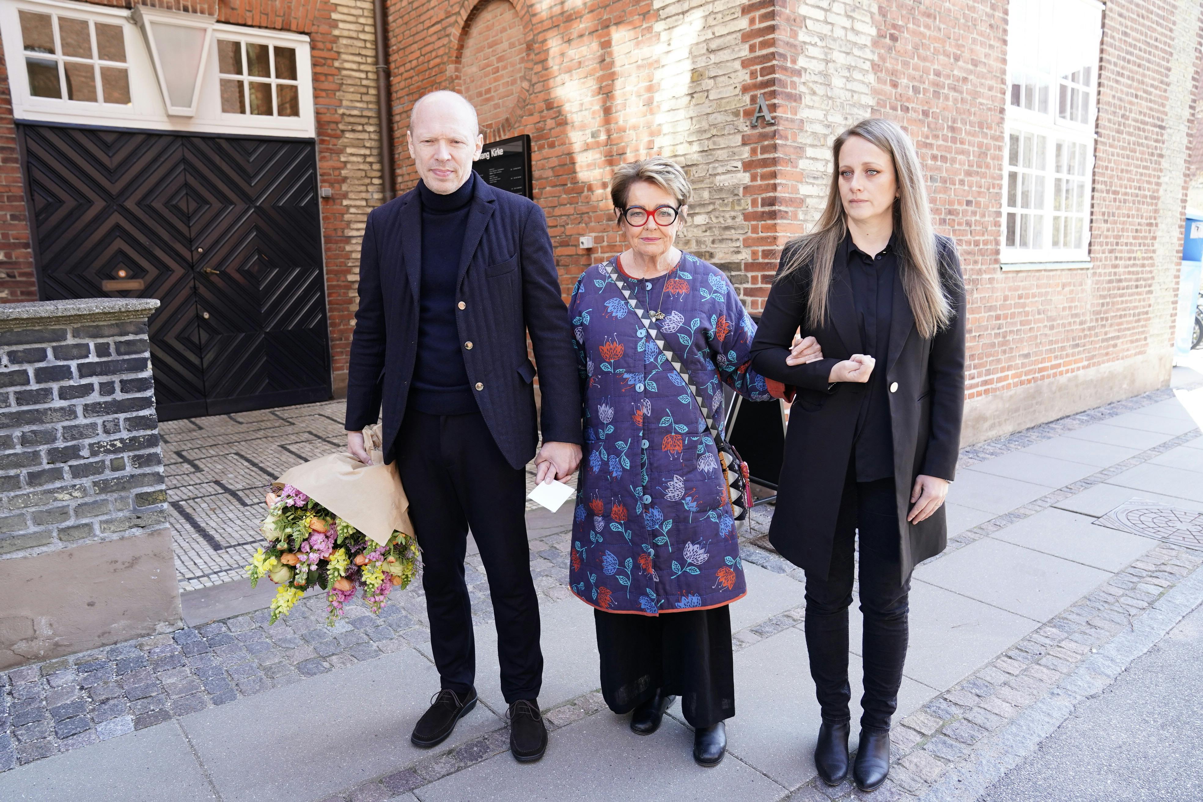 Ghita Nørby fulgtes med sin og Dario Campeottos søn Giacomo Campeotto.
