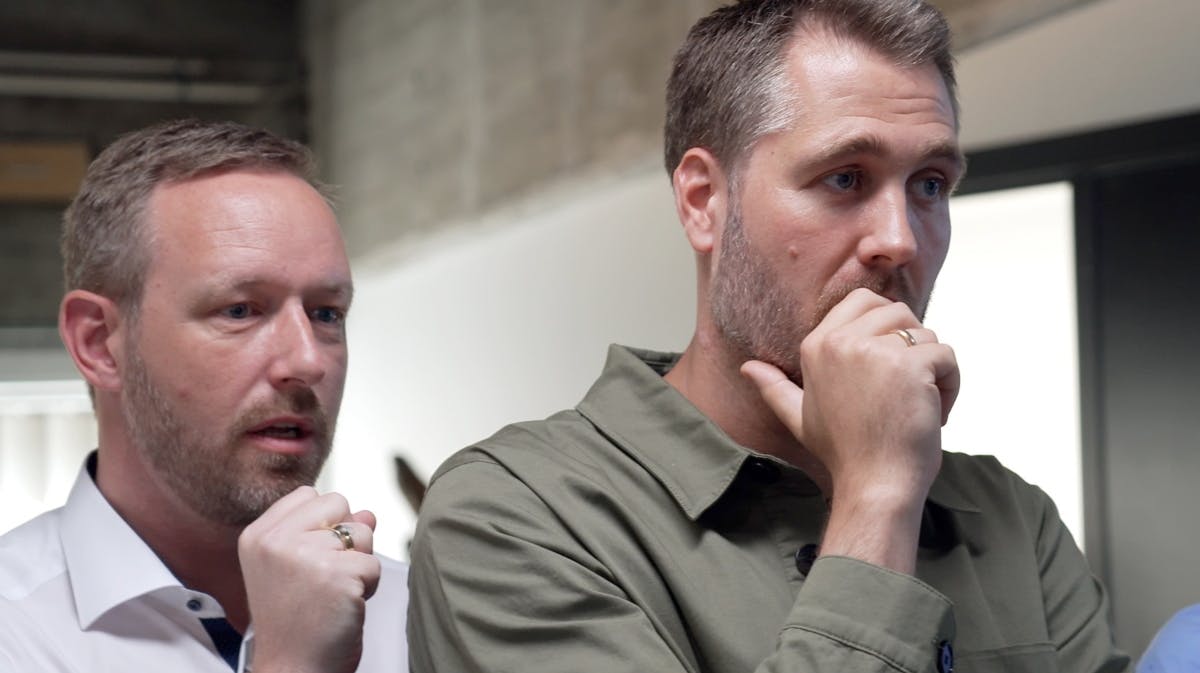 Til højre: Efterforsker i programmet "Jaget vildt", Mik Find-Klamer 