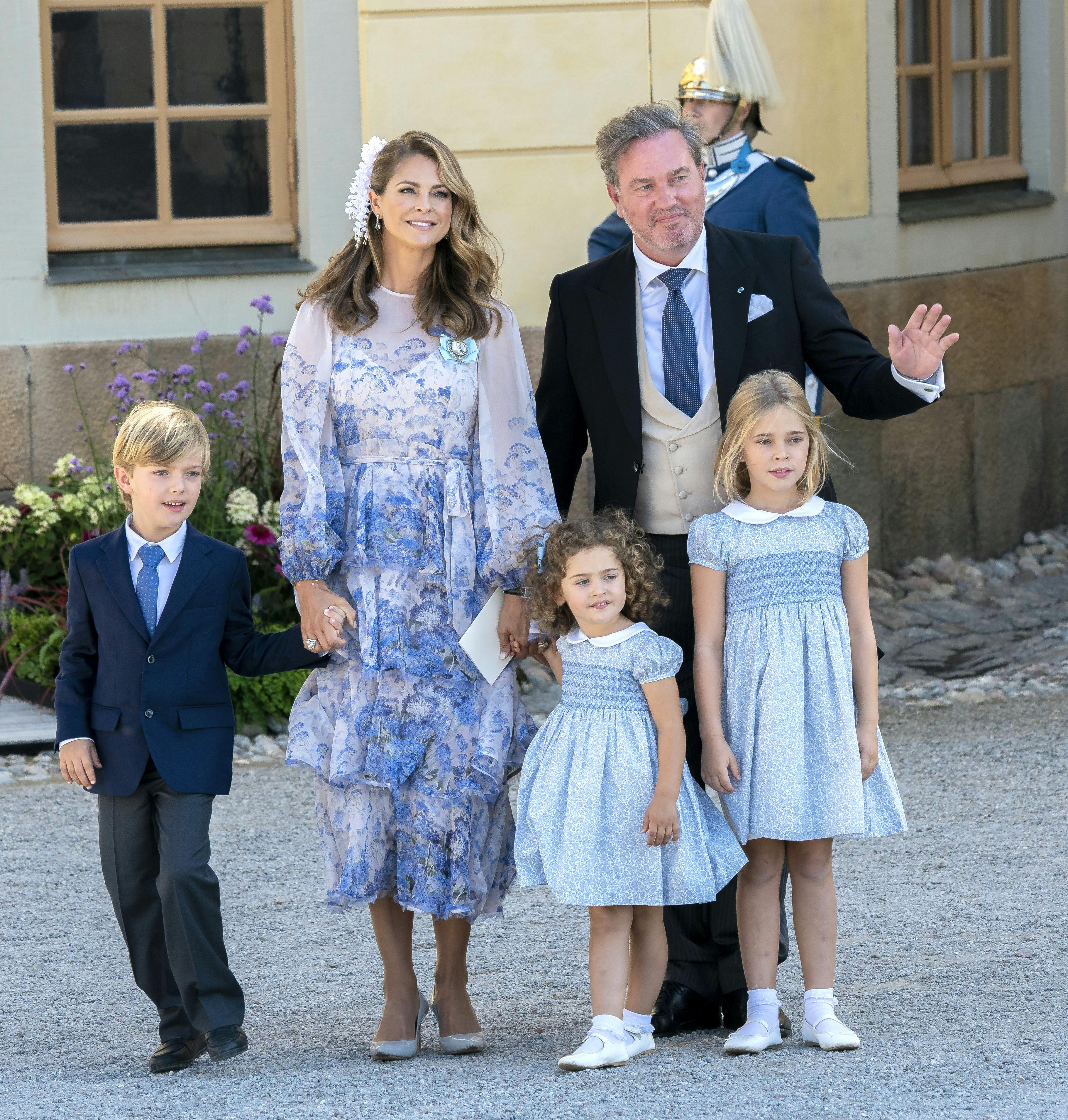 Prinsesse Madeleine og Chris O'Neill med børnene prins Nicolas, prinsesse Adrienne og prinsesse Leonore. 