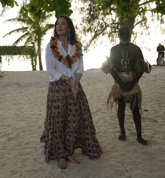 Kronprinsesse Mary og Pele Islands høvding