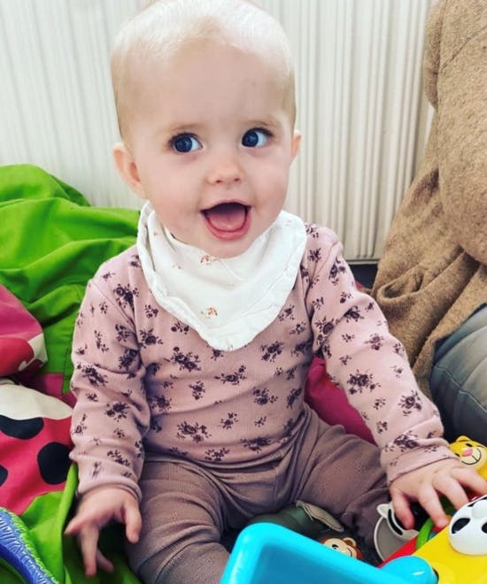 Dennis Knudsens datter Aura.