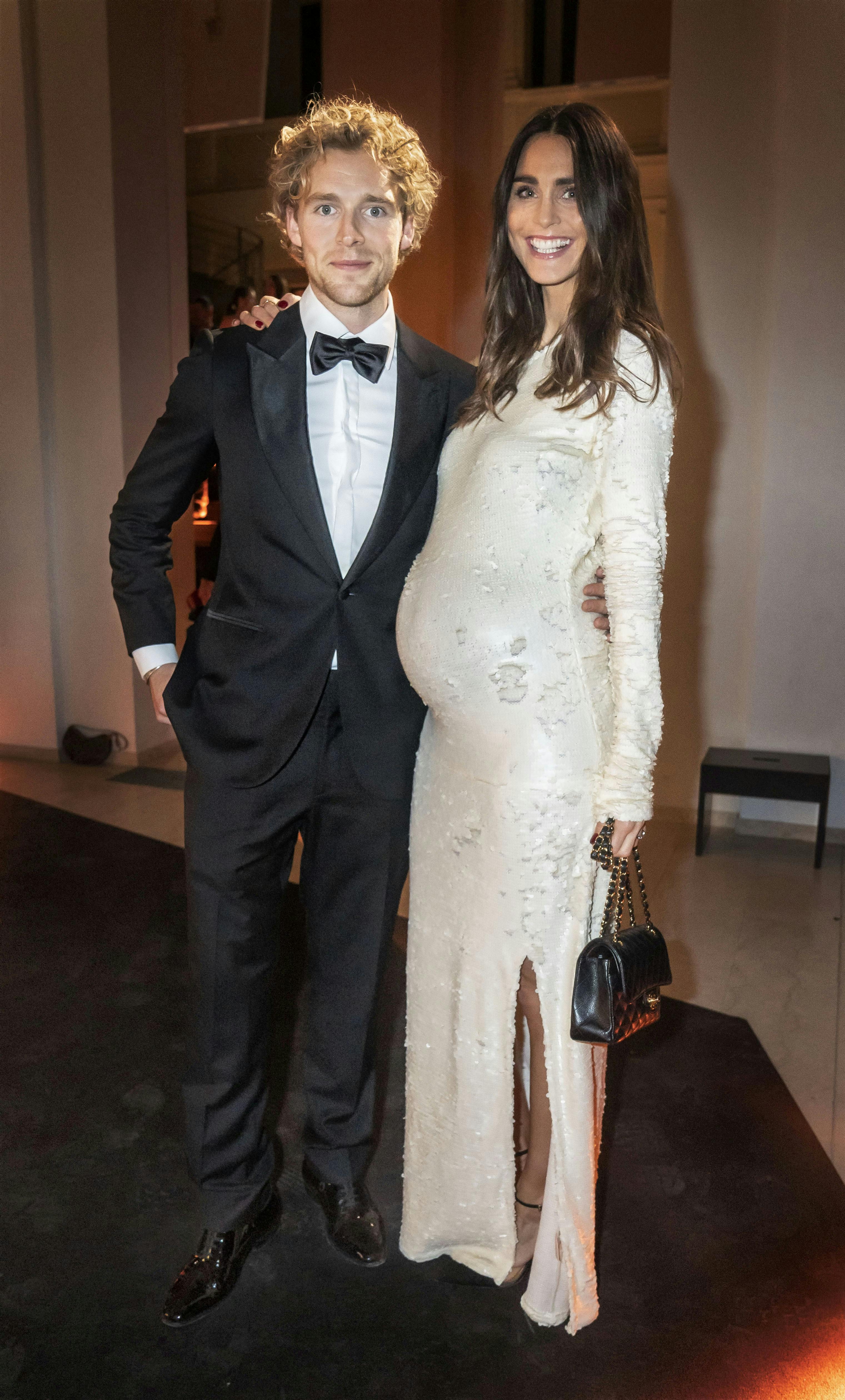 Christopher er gift med Cecilie Haugaard, som er gravid med parrets andet barn. 