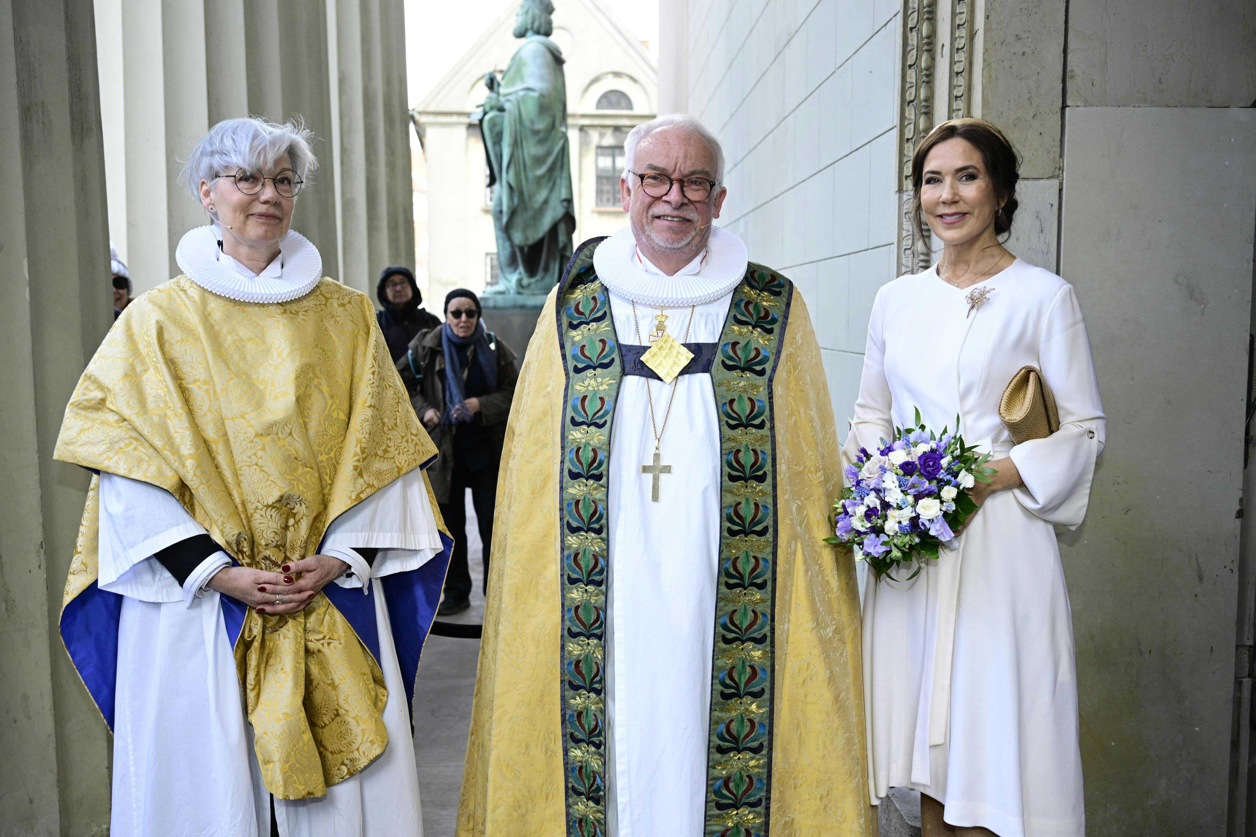 Kronprinsesse Mary er ankommet til festgudstjeneste i Vor Frue Kirke