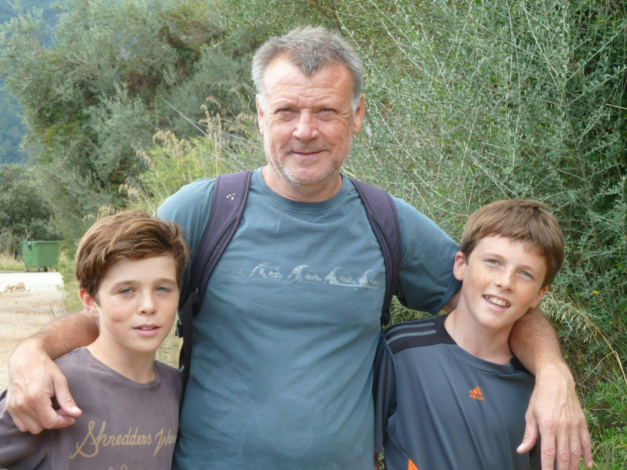 Asger og Tue med deres far, Jan. 