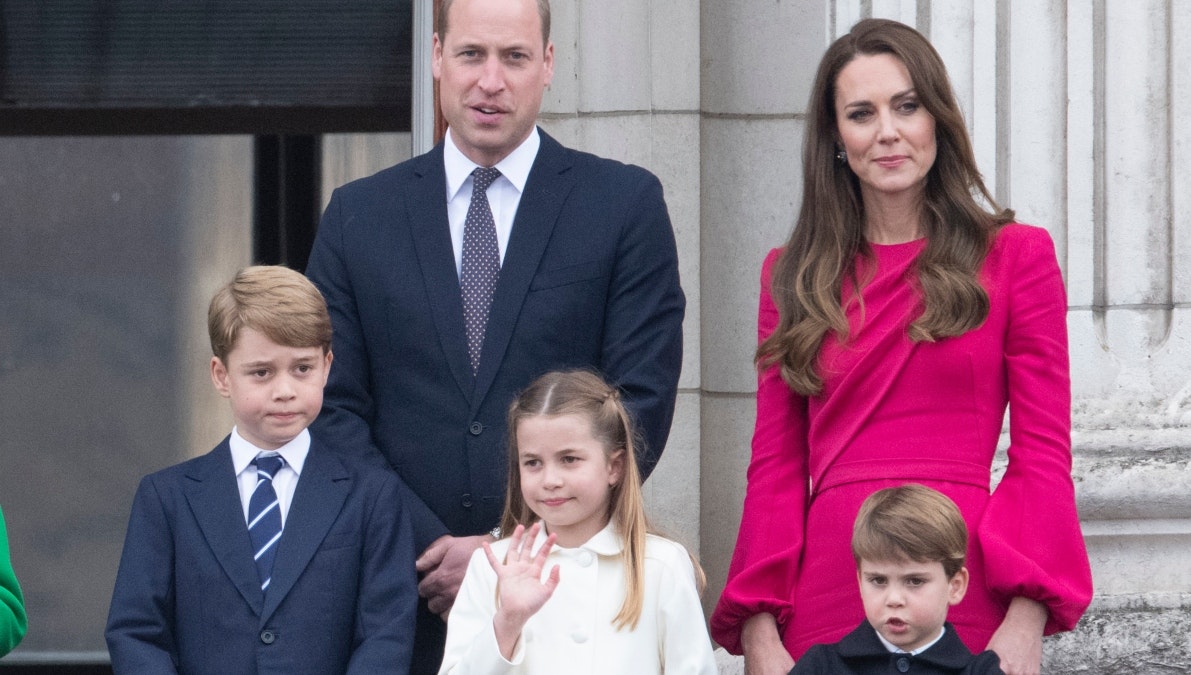 Prins William og prinsesse Catherine med deres tre børn, prins George, prins Louis og prinsesse Charlotte.