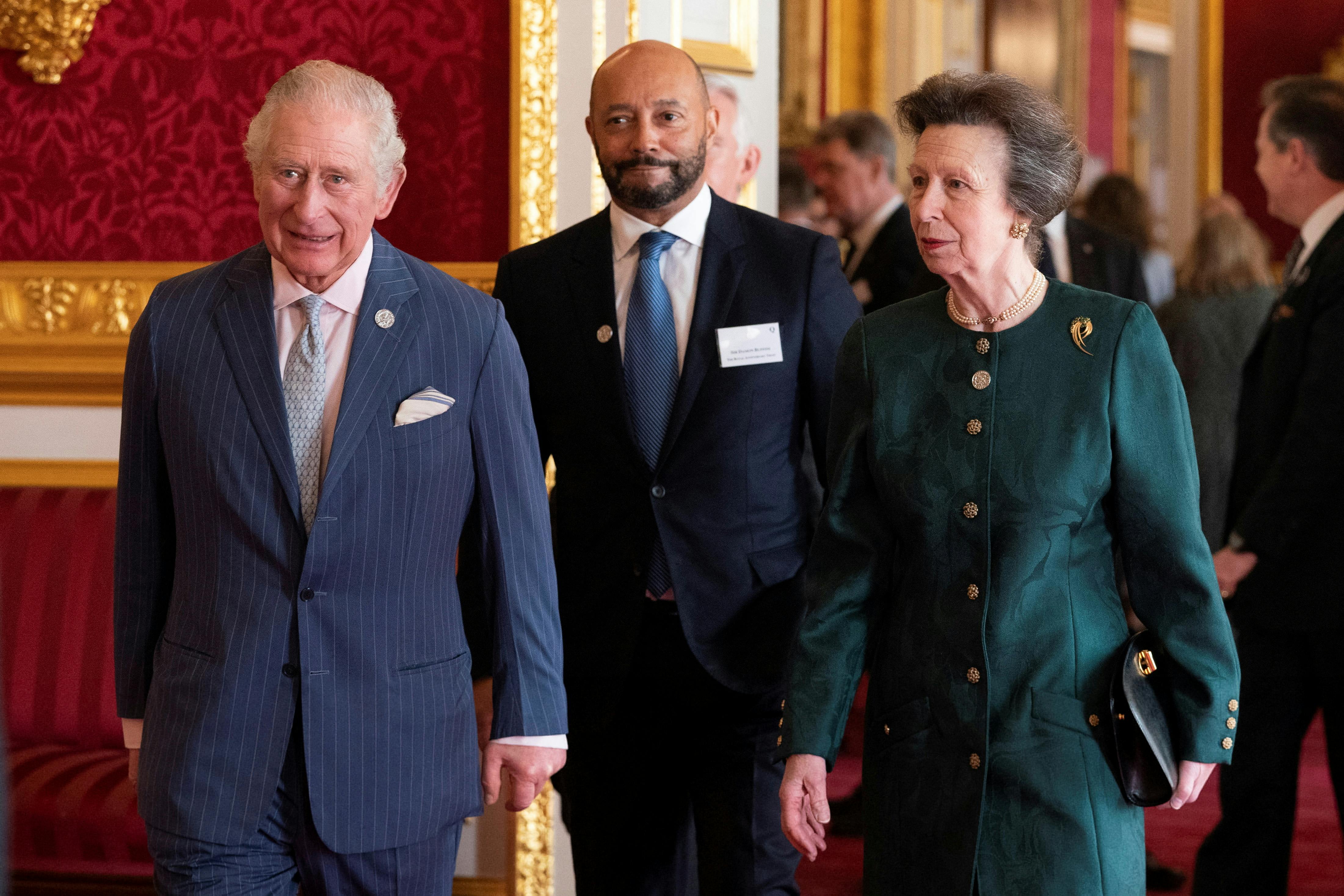 Kong Charles og søsteren prinsesse Anne.&nbsp;
