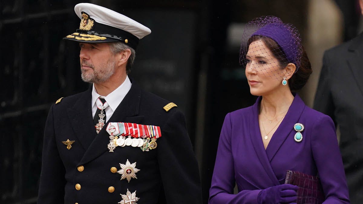 Nu Er Kronprins Frederik Og Kronprinsesse Mary Ankommet Til Historisk Kroning I England Billed 