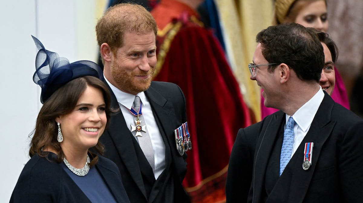 Prinsesse Eugenie, prins Harry og Jack Brooksbank. 