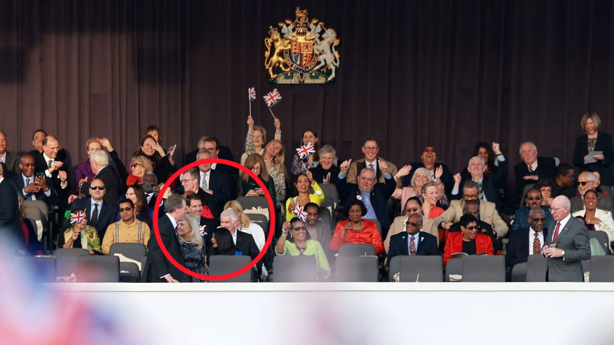 I den røde ring ses kronprins Pavlos og kronprinsesse Marie-Chantal