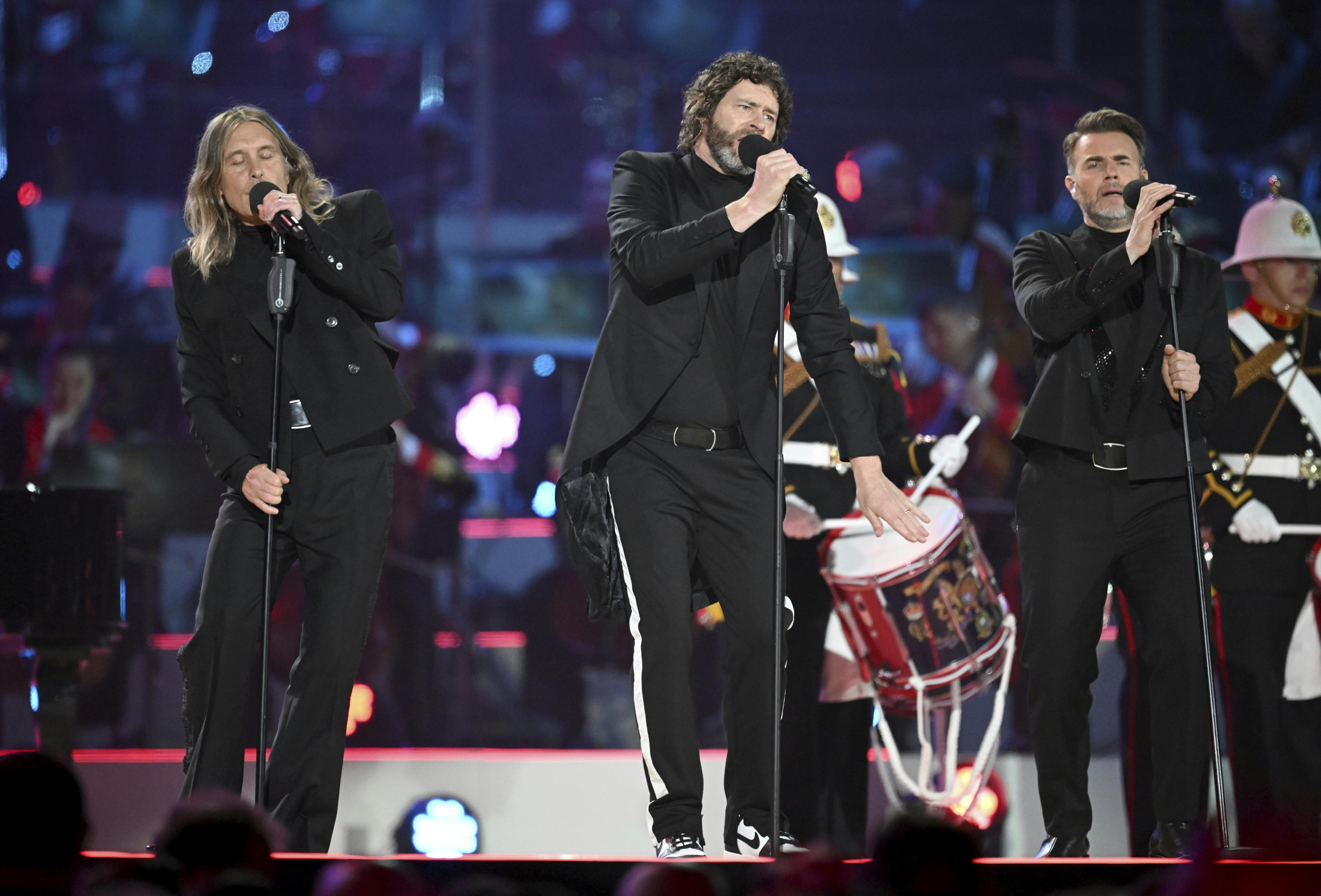 Take That optrådte til kroningskoncerten den 7. maj. 