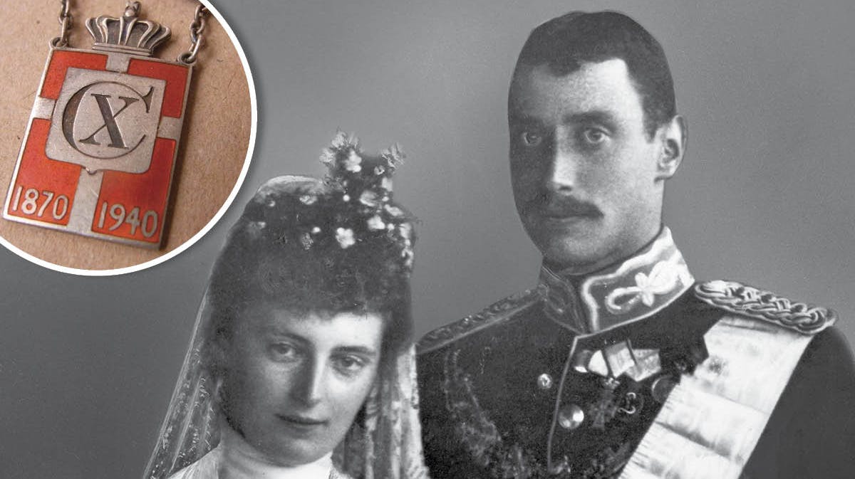 Dronning Alexandrine og kong Christian X. Indsat: Kongemærket fra Kong Christian den Tiendes Fond.