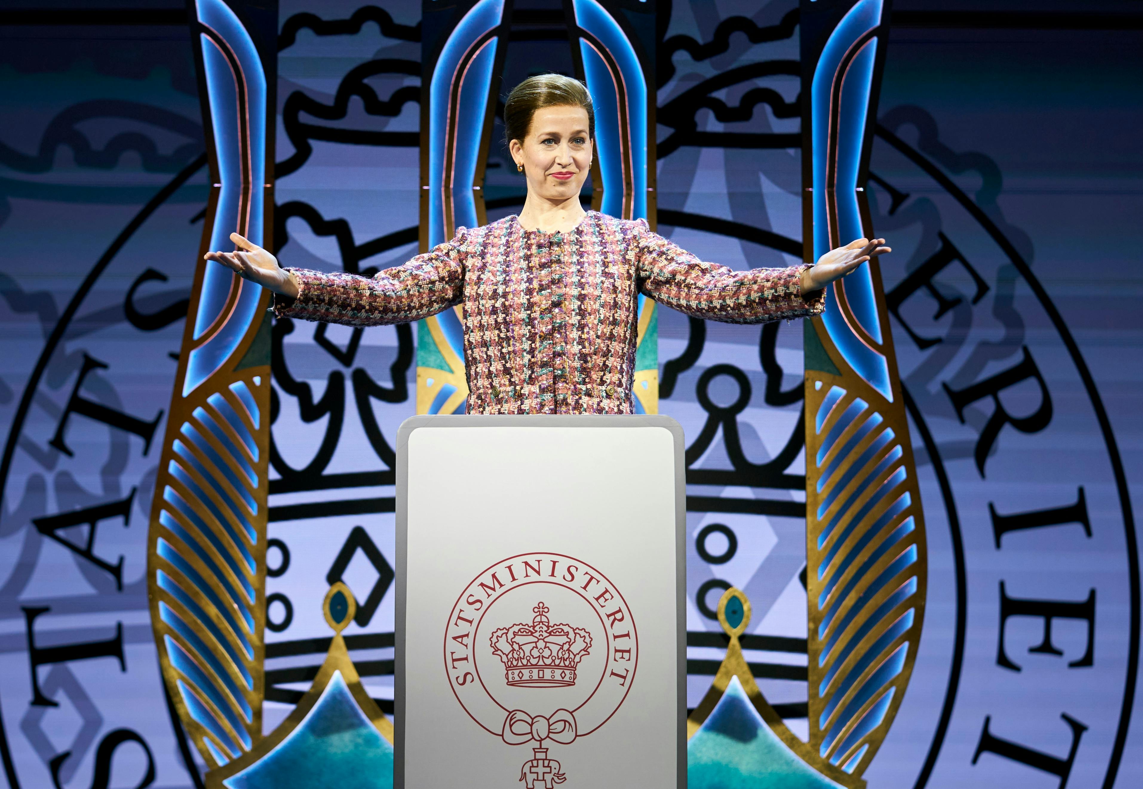 Merete Mærkedahl som Mette Frederiksen