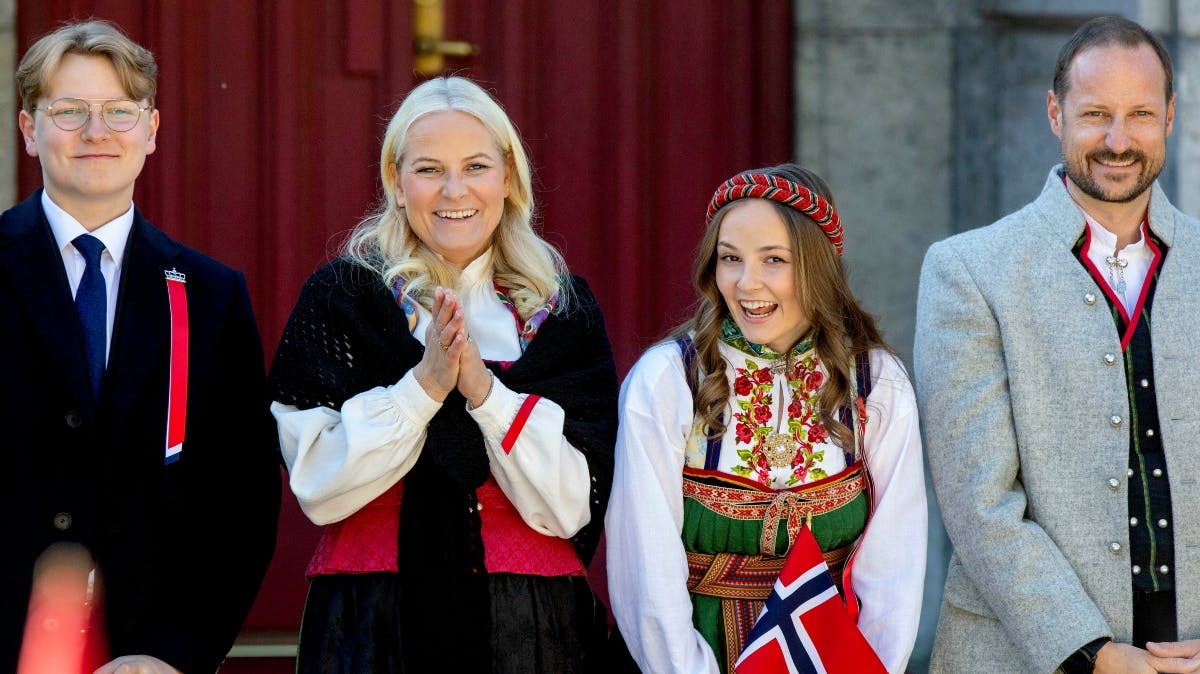 Prinsesse Ingrid Alexandra på nationaldagen i 2022. Her ses hun med prins Sverre Magnus, kronprinsesse Mette-Marit og kronprins Haakon.&nbsp;
