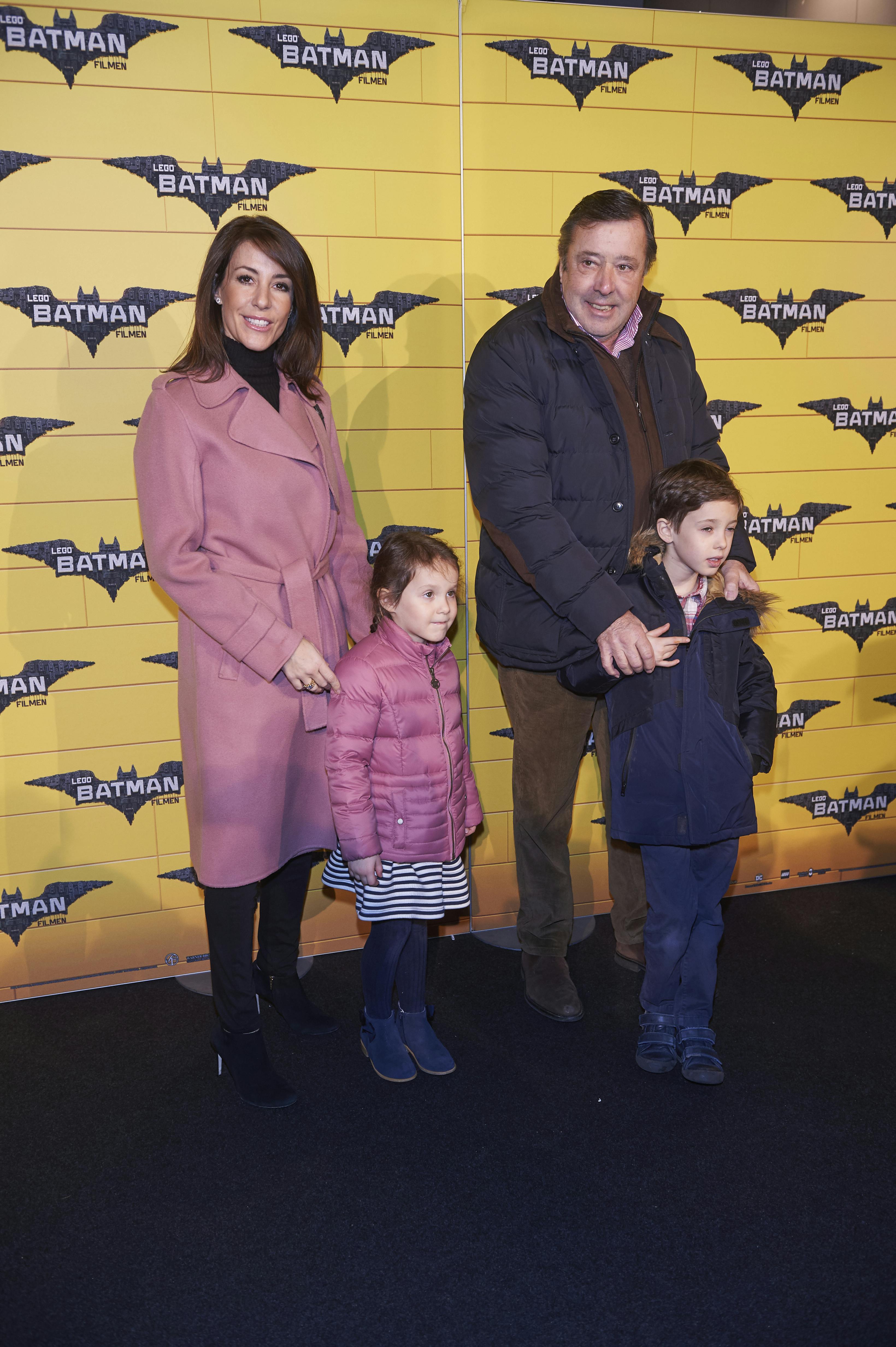 Prinsesse Marie med sin far, Alain, og børnene Athena og Henrik. 