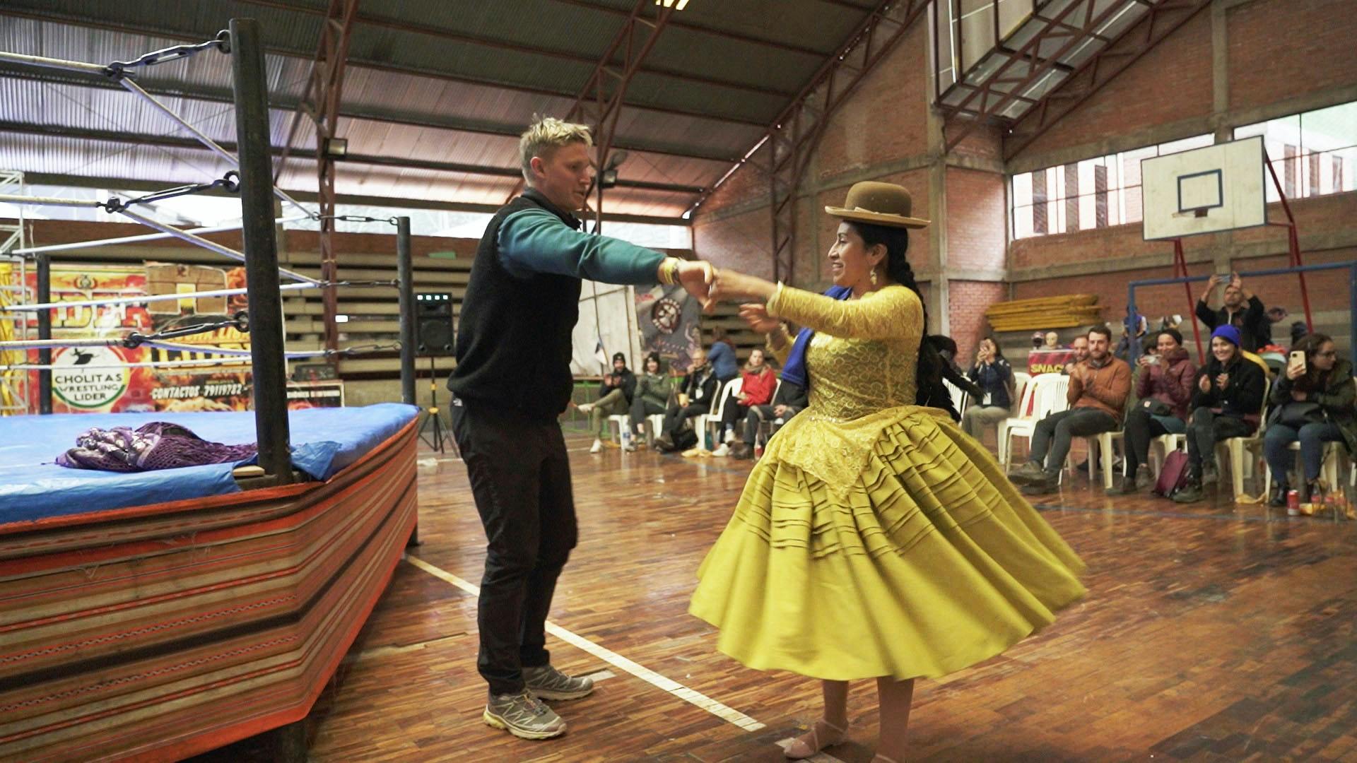 Christian danser til wrestlingshowet i La Paz, Bolivia. 