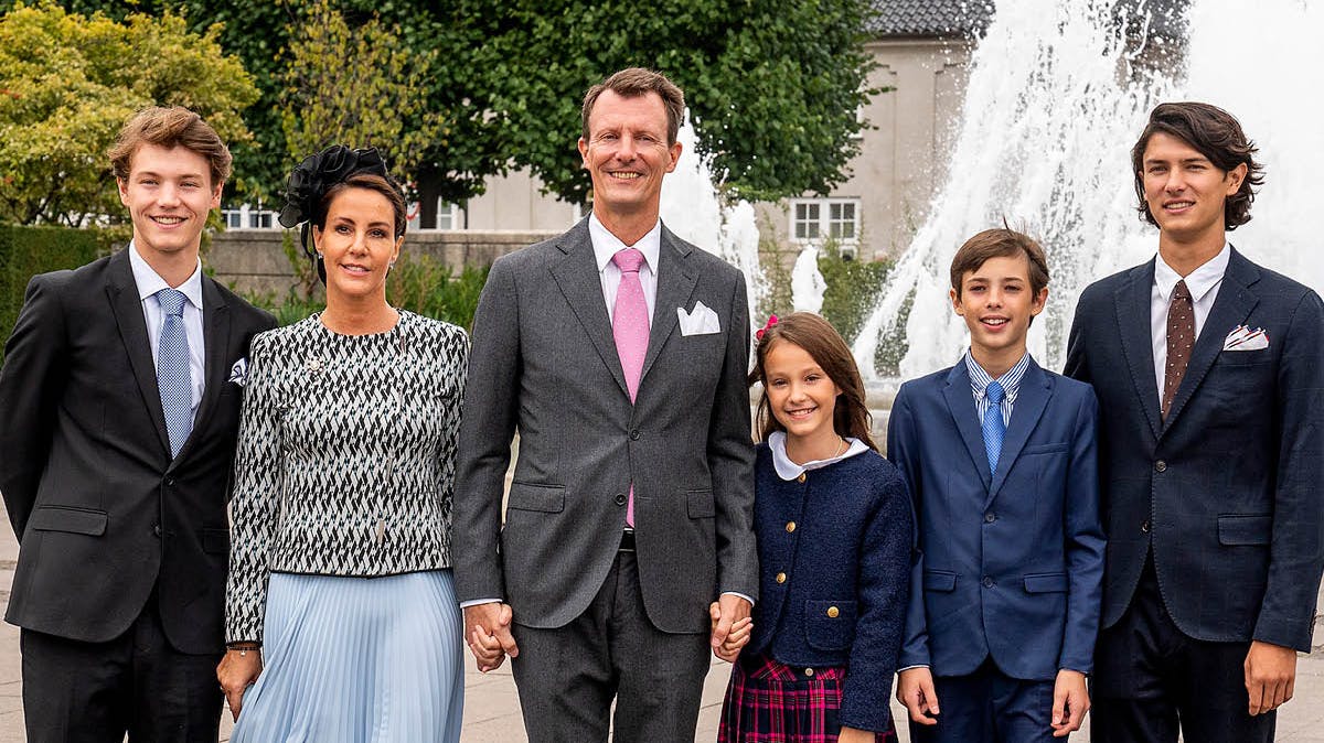 Grev Felix, prinsesse Marie, prins Joachim, komtesse Athena, grev Henrik og grev Nikolai.