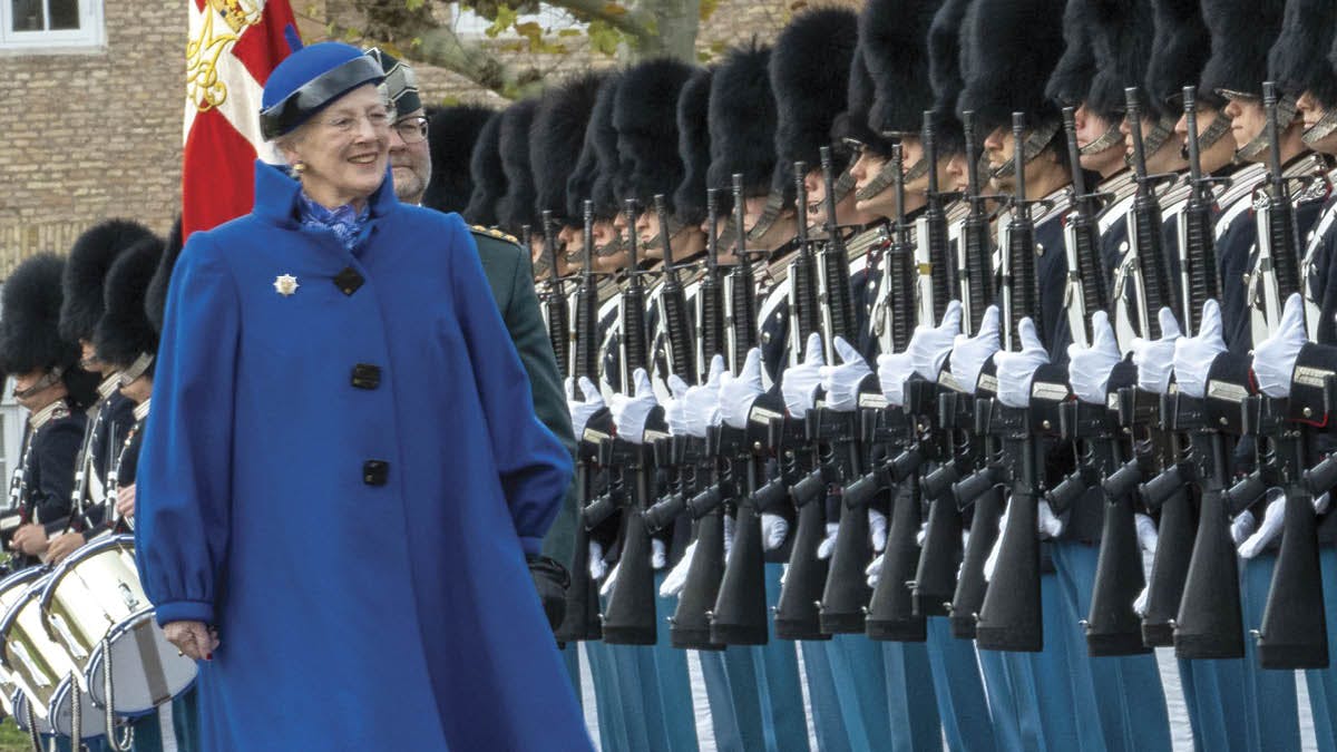 Har dronning Margrethe reelt kontrollen over det danske militær ...