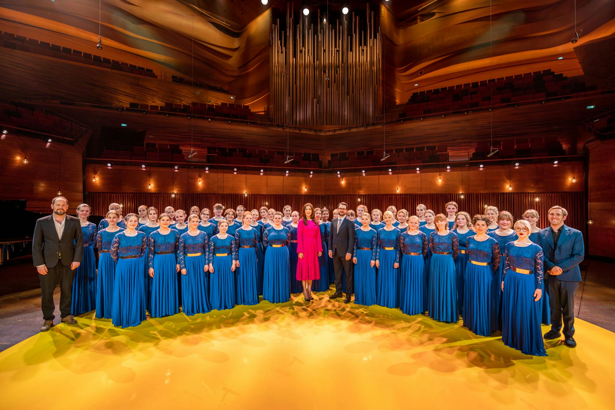 Kronprinsesse Mary med Phillip Faber og DR Pigekoret.