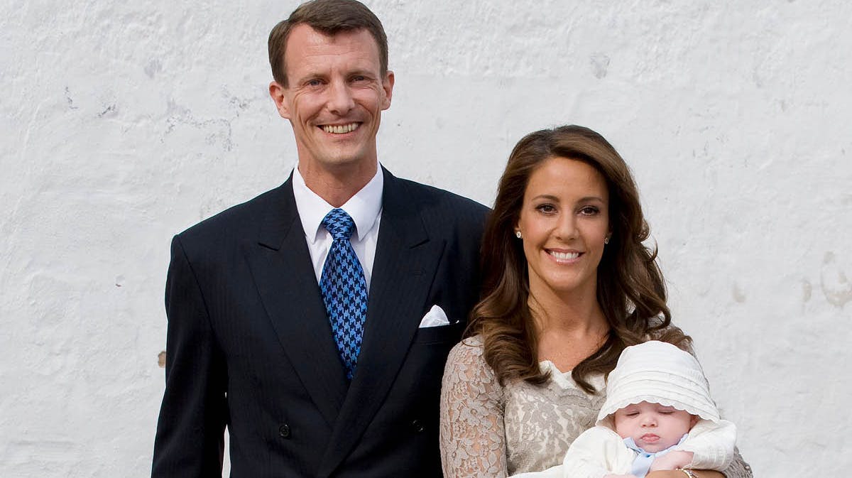 Prins Joachim og prinsesse Marie med deres lille Henrik ved dåben. 