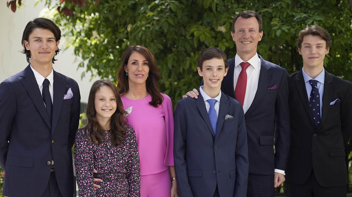 Konfirmanden med sin familie.