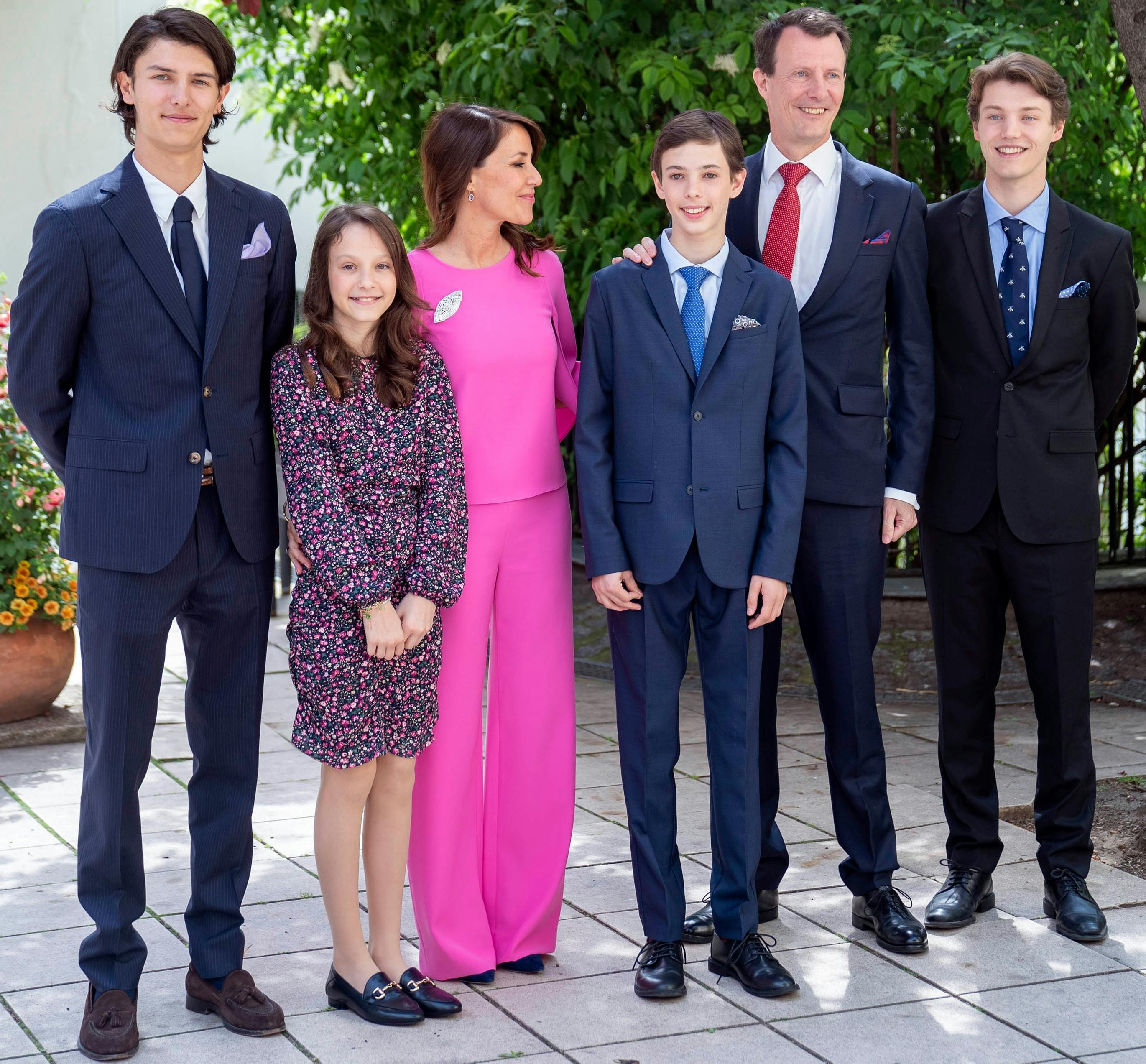 Grev Nikolai, komtesse Athena, prinsesse Marie, grev Henrik, prins Joachim og grev Felix.