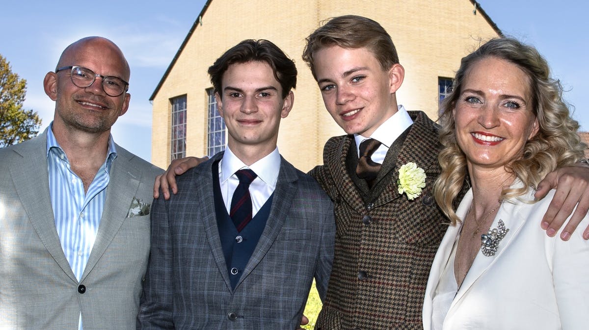 Jesper Vollmer og Annette Heick med sønnerne Eliot og Storm.&nbsp;