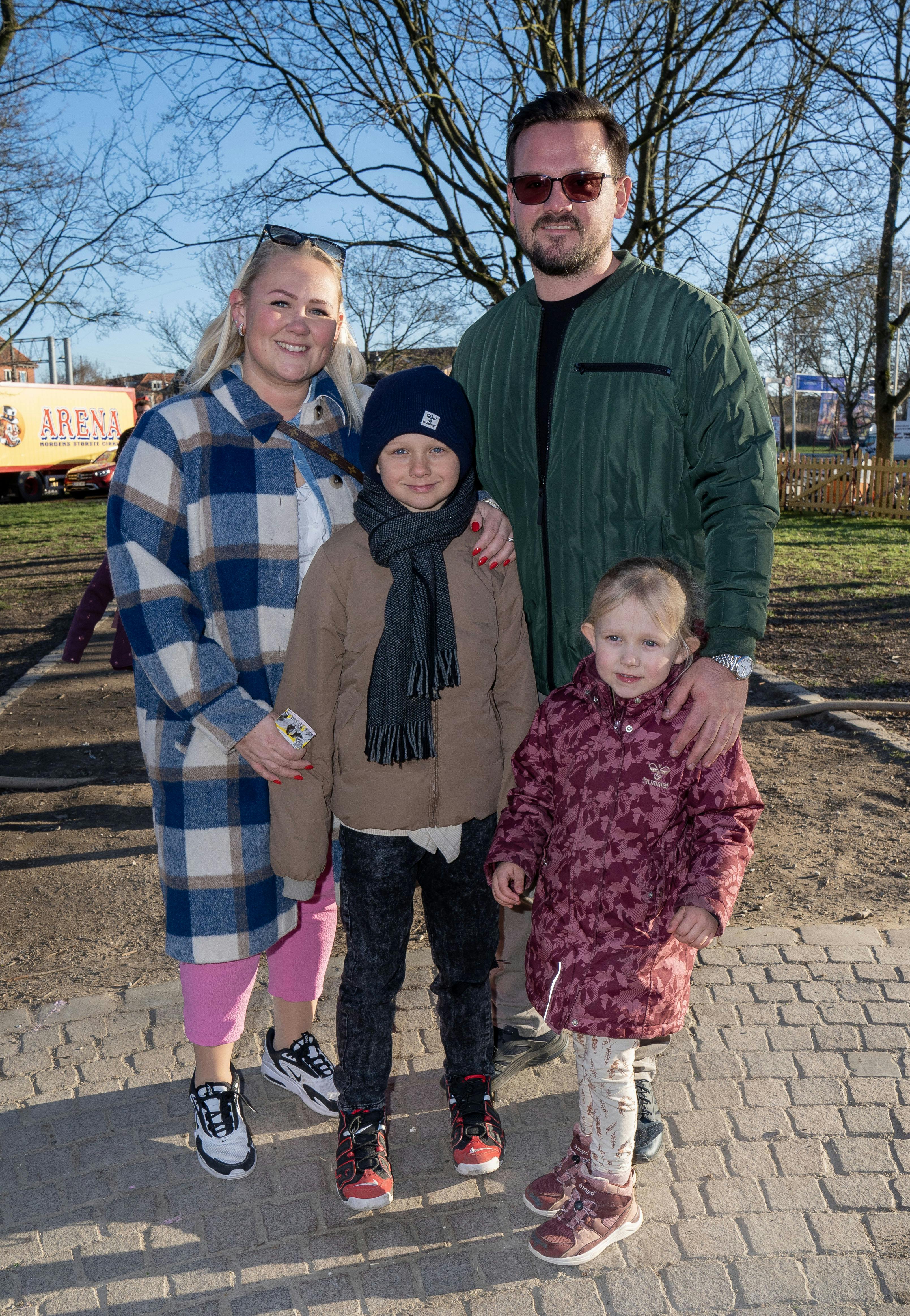 Cecilie Pilkær Schmeichel med familien til sæsonpremieren på Cirkus Arena.&nbsp;

&nbsp;
