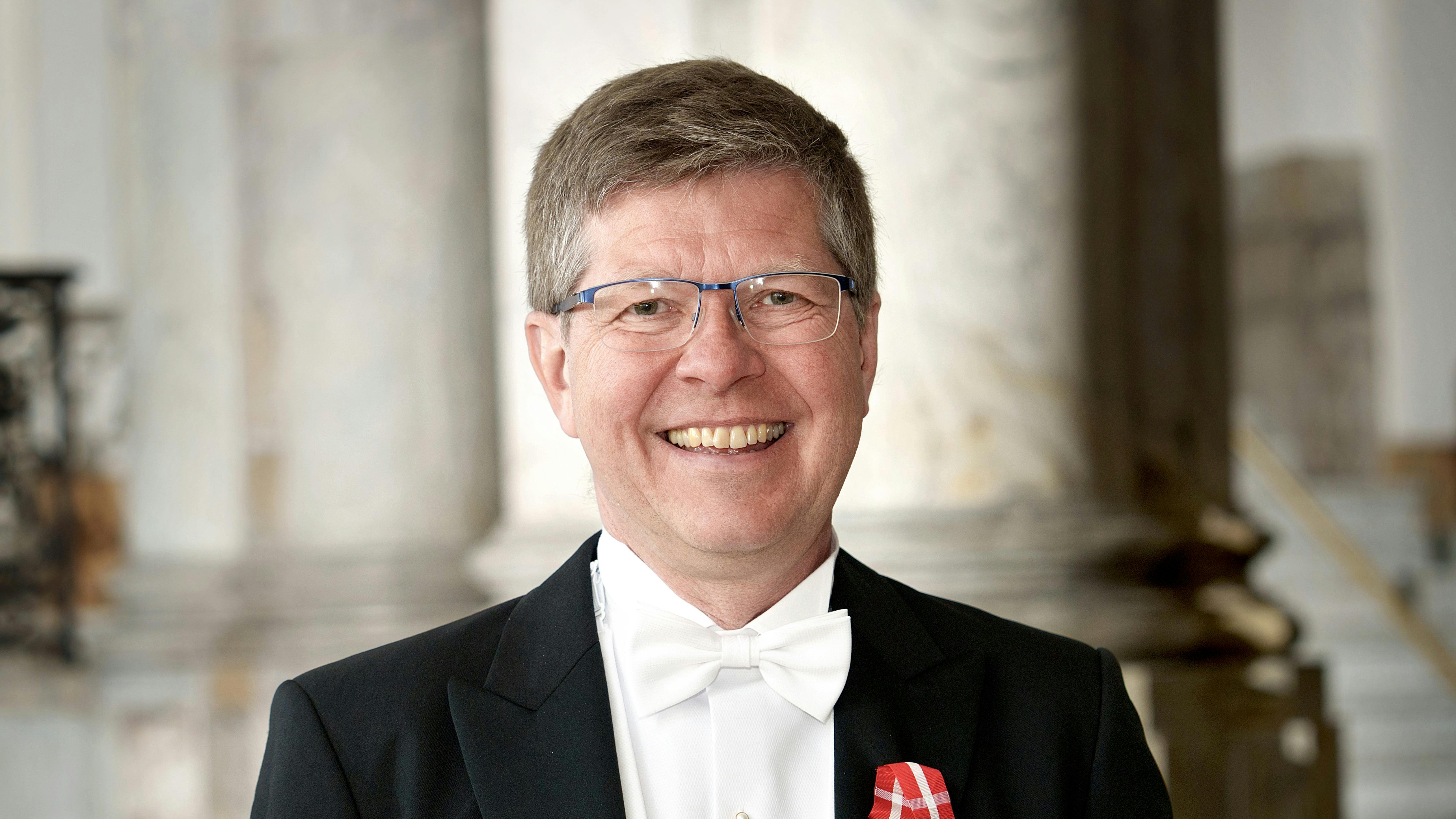 Fagkonsulent i Toldstyrelsen Henrik Thuesen, Hillerød, takkede for fortjenstmedaljen.
