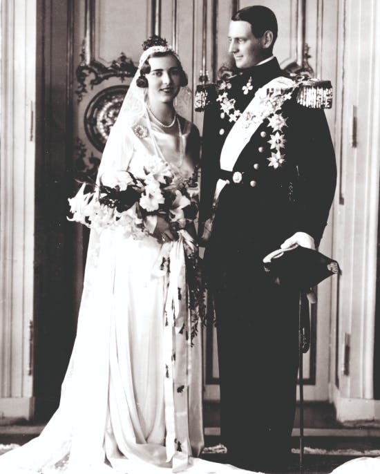 Kronprinsesse Ingrid og kronprins Frederik efter vielsen i 1935.&nbsp;
