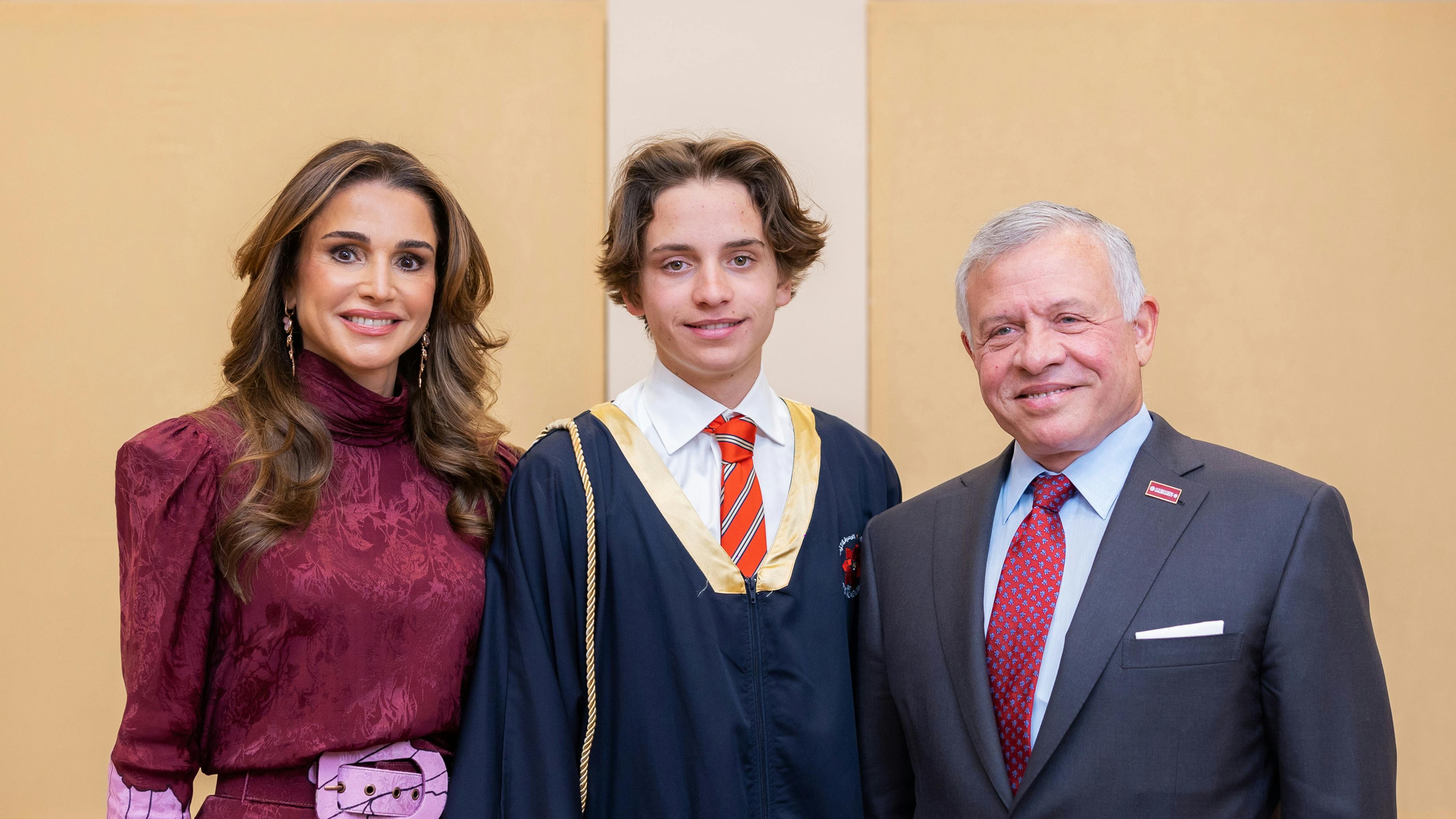 Dronning Rania og kong Abdullah med deres yngste søn, prins Hashem.&nbsp;
