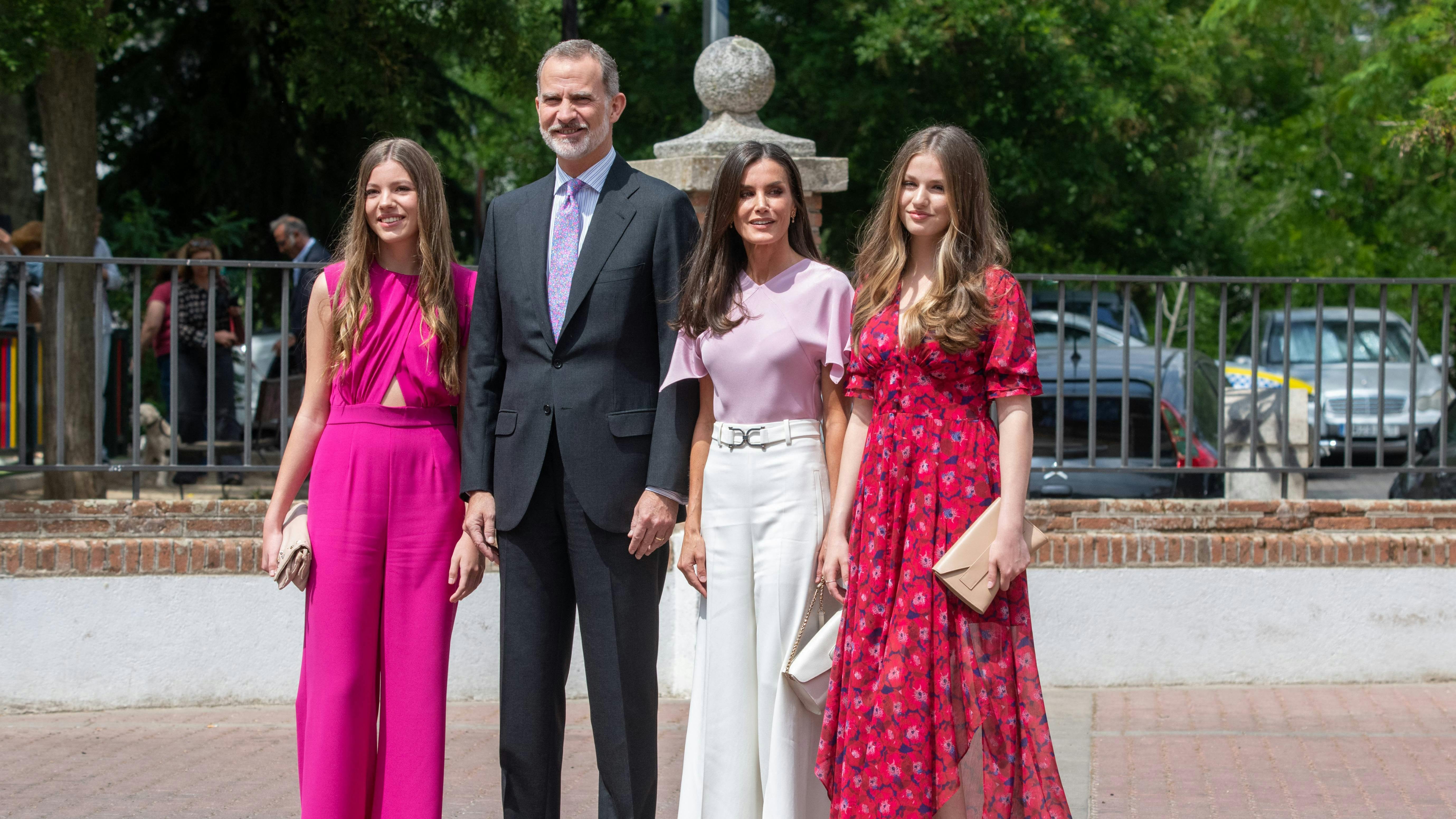Den spanske kongefamilie. Fra venstre er det prinsesse Sofia, kong Felipe, dronning Letizia og prinsesse Leonor.&nbsp;
