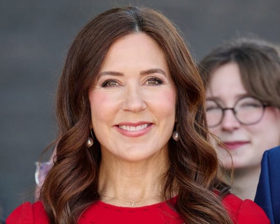 Kronprinsesse Mary bærer ofte sin 'Frederik' om halsen. 