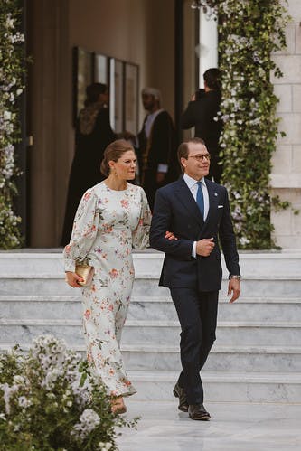 Kronprinsesse Victoria og prins Daniel. Her ses den lille tvist på kronprinsessens nydelige kjole.&nbsp;
