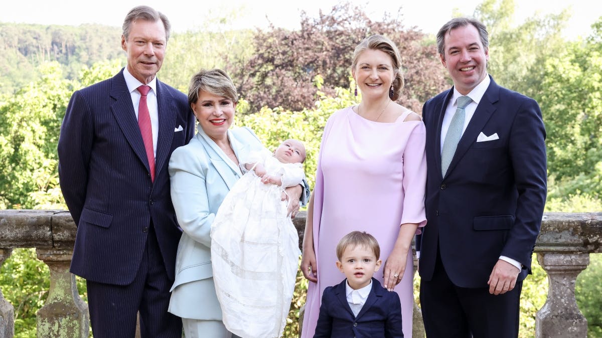 Storhertug Henri, storhertuginde Maria Teresa med prins François samt arvestorhertuginde Stéphanie og arvestorhertug Guillaume og deres ældste søn prins Charles