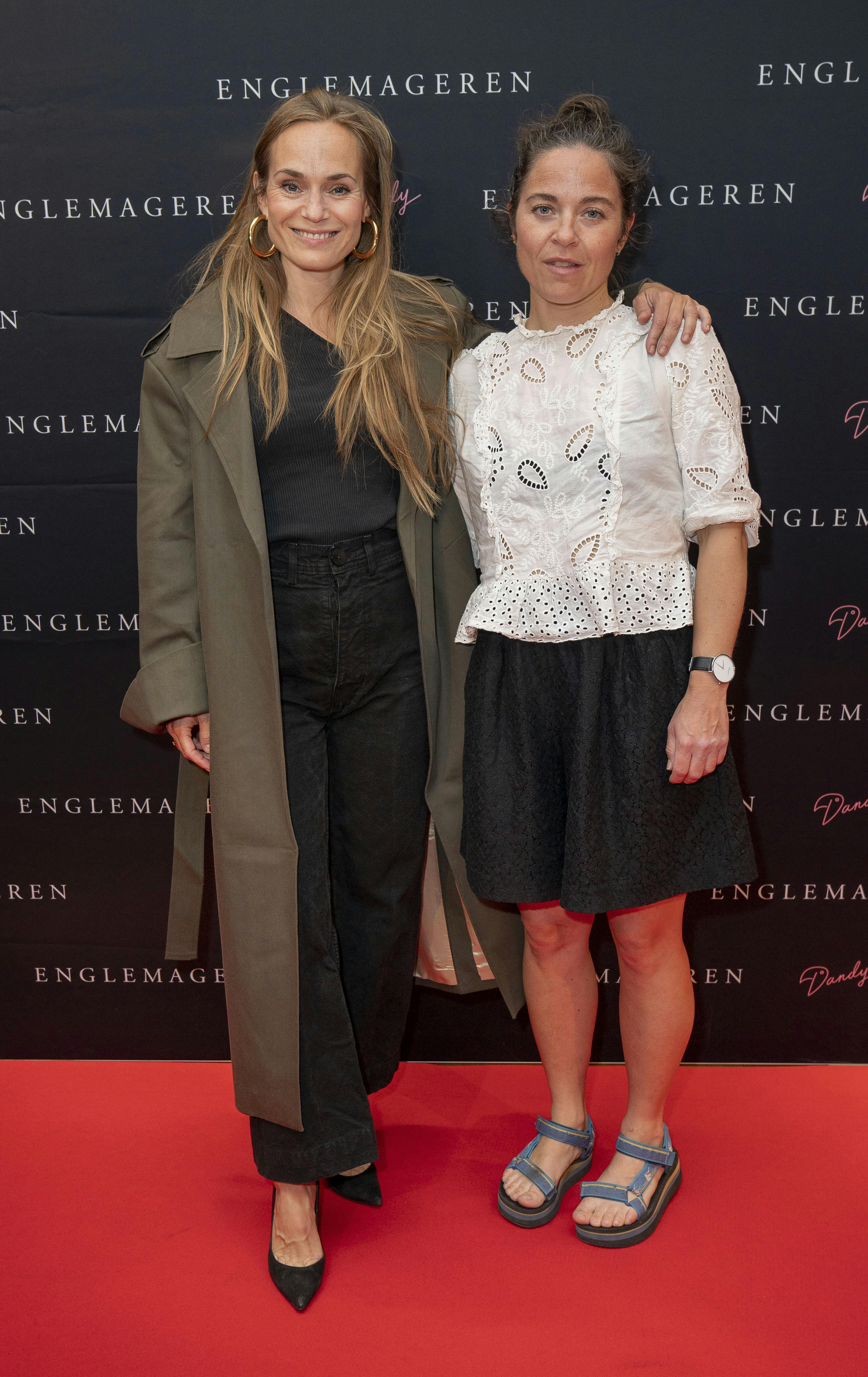 Laura Christensen fulgtes med veninden Sara Olsen, der også er skuespiller. 