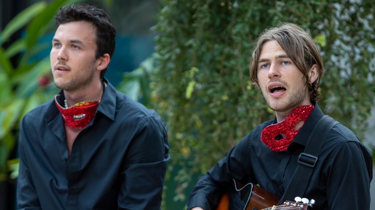 Boris Hiort og Markus Brandt synger "Tættere på" forud for torsdagens roseceremoni. Efterfølgende har Boris og Markus udgivet singlen, ligesom sidstnævnte har underskrevet en pladekontrakt med Universal Music. 