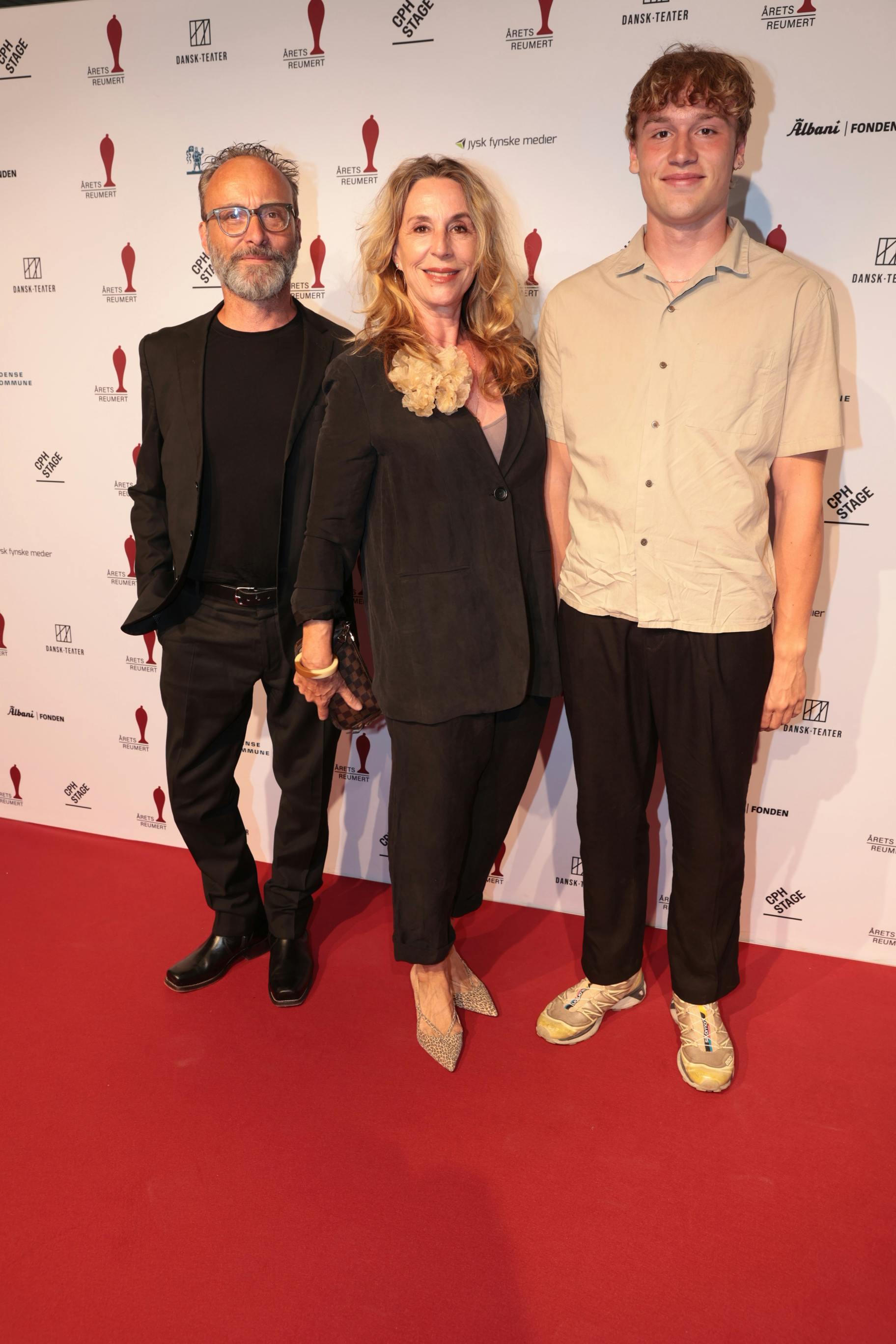 Ann Eleonora Jørgensen med sin mand, Rasmus Windfeld, og sønnen Osvald Windfeld.&nbsp;
