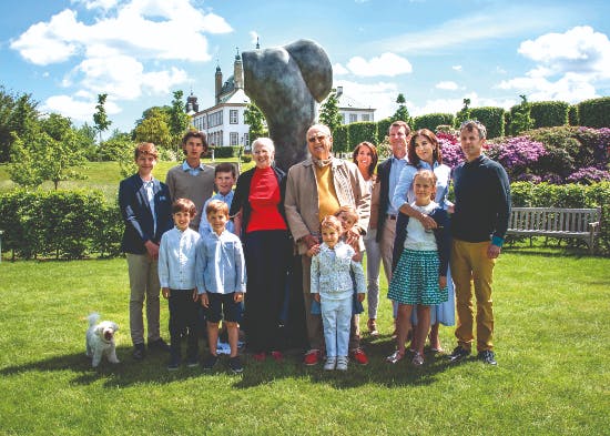 Familien samlet i juni 2017 i den private del af Fredensborg Slotshave.