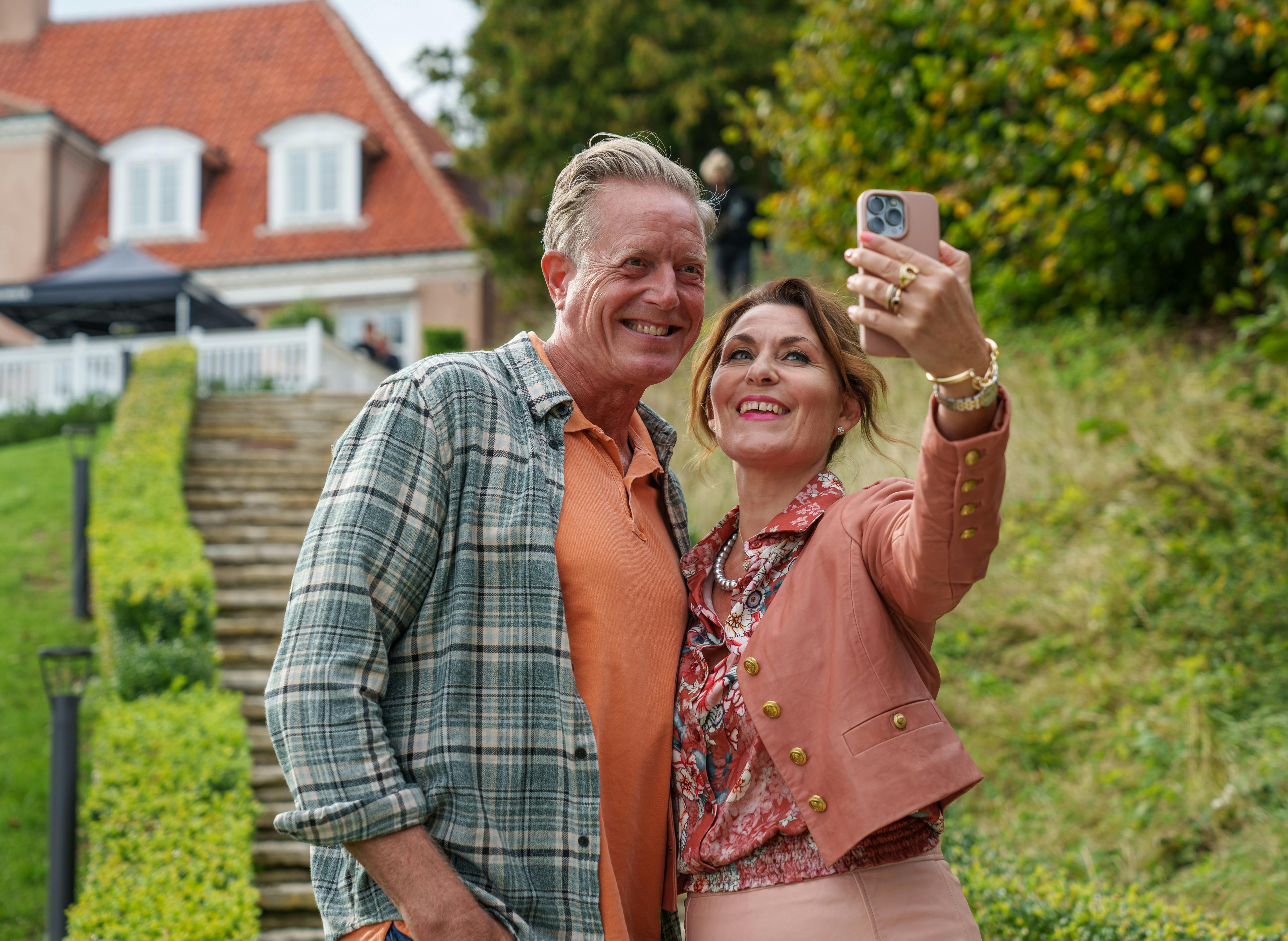 Peter Mygind og Kaya Brüel under optagelserne af "Sommerdahl".