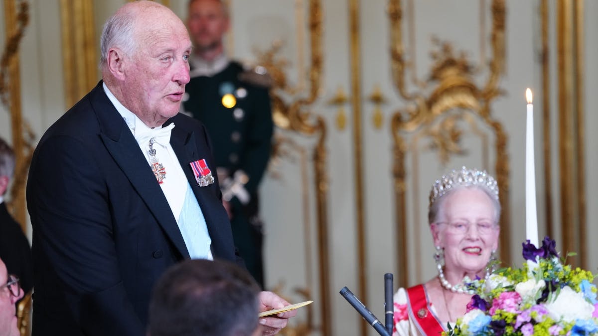 Kong Harald holdt tale til festmiddagen på Amalienborg.&nbsp;
