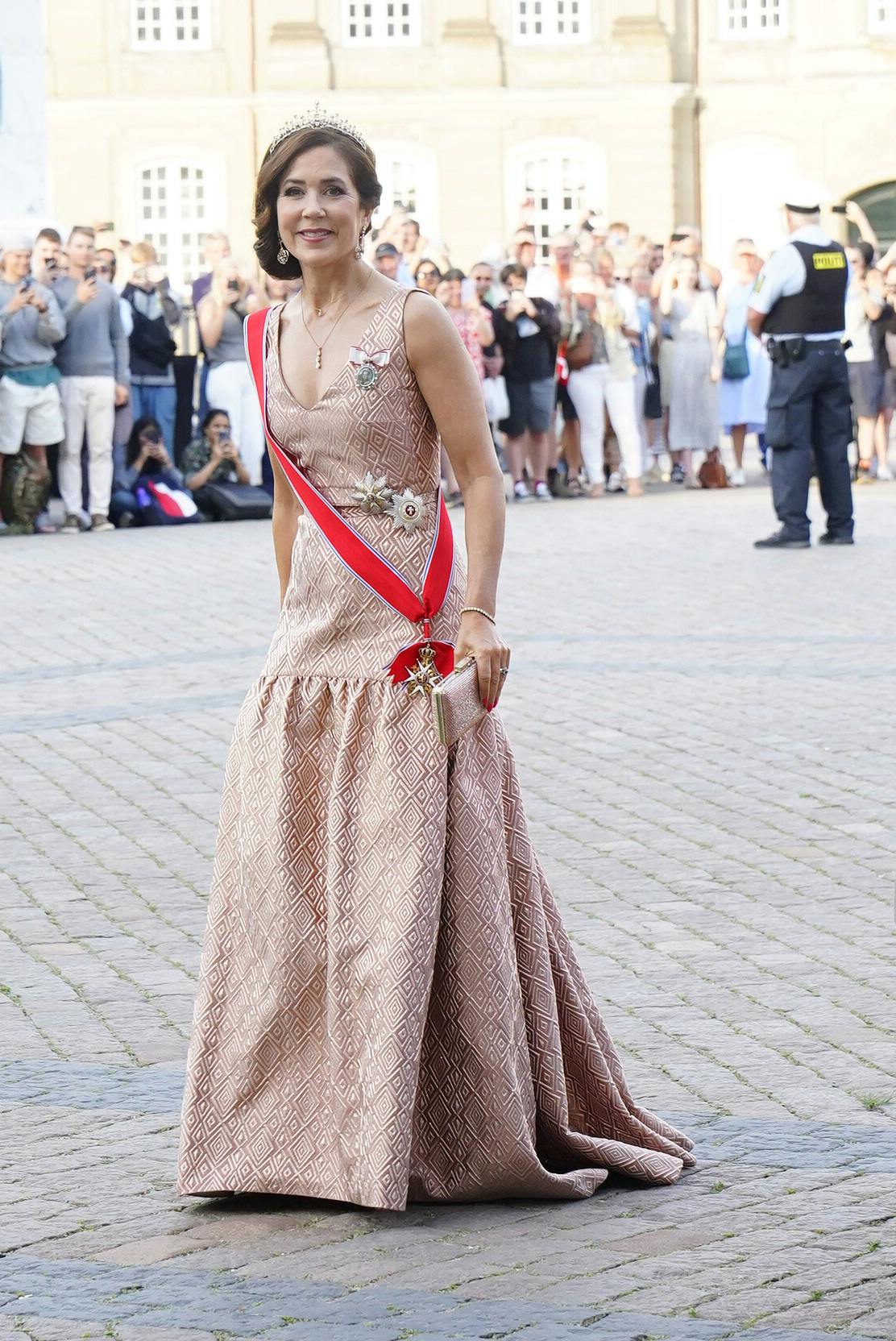 Kronprinsesse Mary ved ankomsten til Christian VII's palæ. 