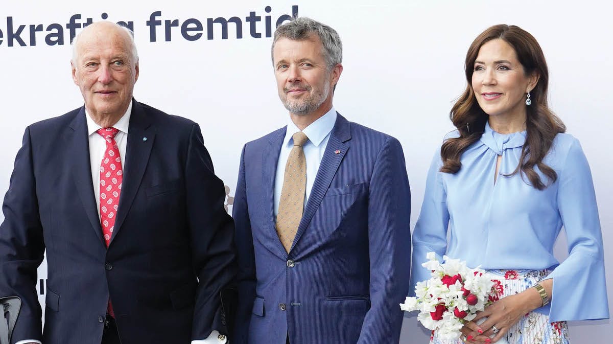 Kong Harald, kronprins Frederik og kronprinsesse Mary.