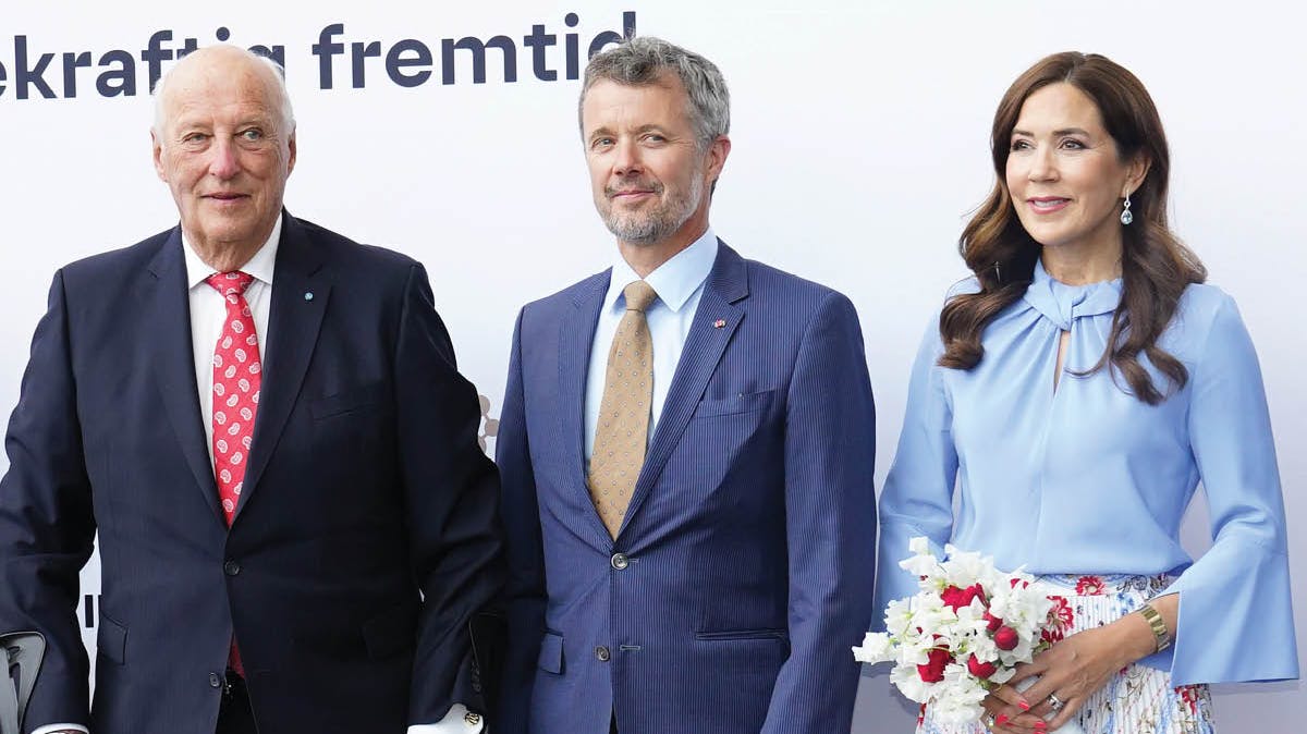 Kong Harald, kronprins Frederik og kronprinsesse Mary.