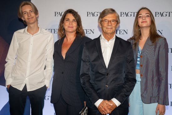 Sara-Marie Maltha og Bille August med de to ældste af deres tre børn, Albert Amadeus og Amaryllis April. 