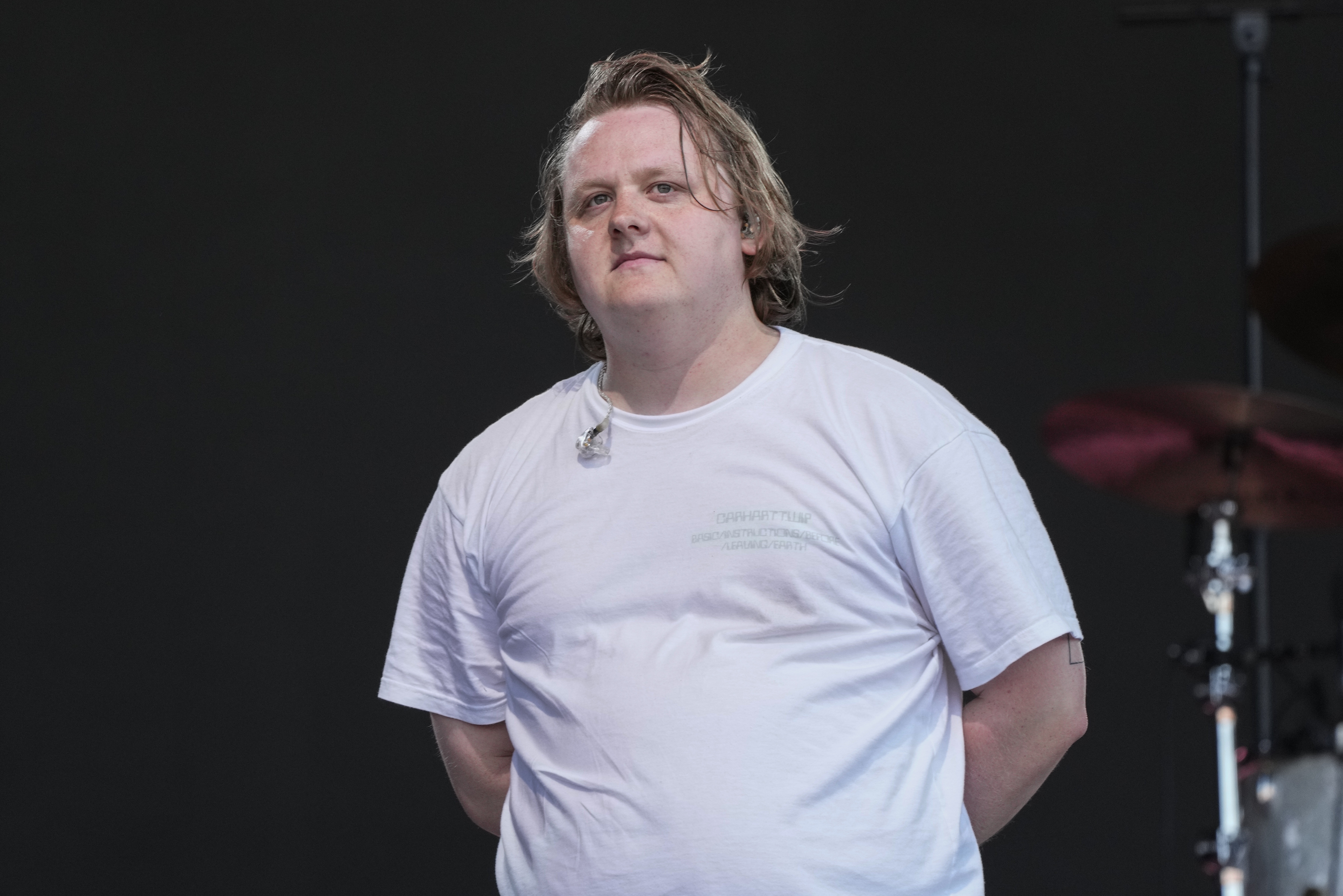 Lewis Capaldi Var Ved At Miste Stemmen Til Stor Festival: Men Så Kom ...