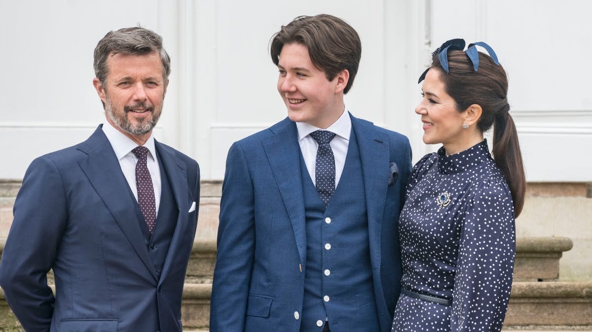 Prins Christian med sine forældre, kronprins Frederik og kronprinsesse Mary. 