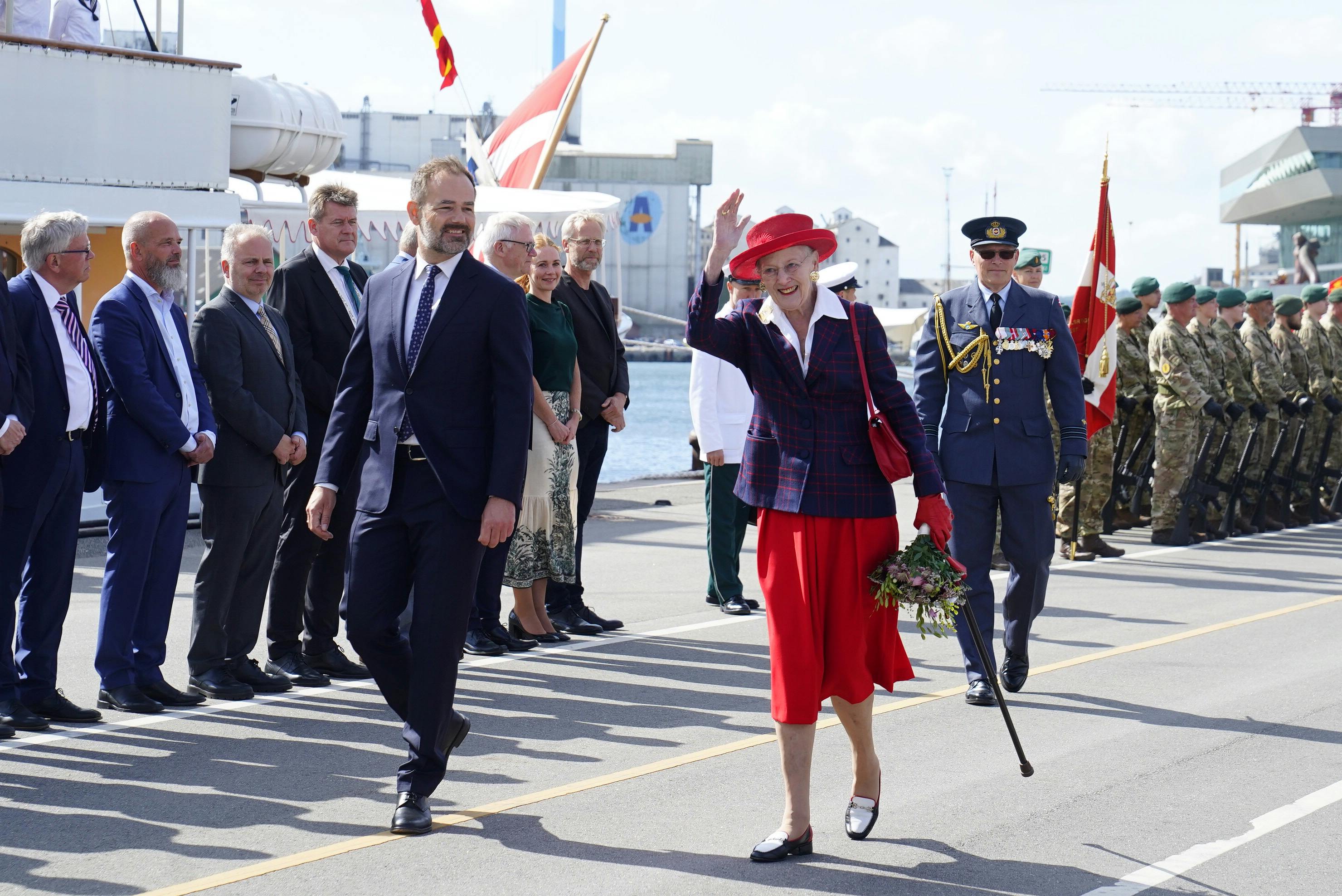 Dronning Margrethe ankommer til Aarhus
