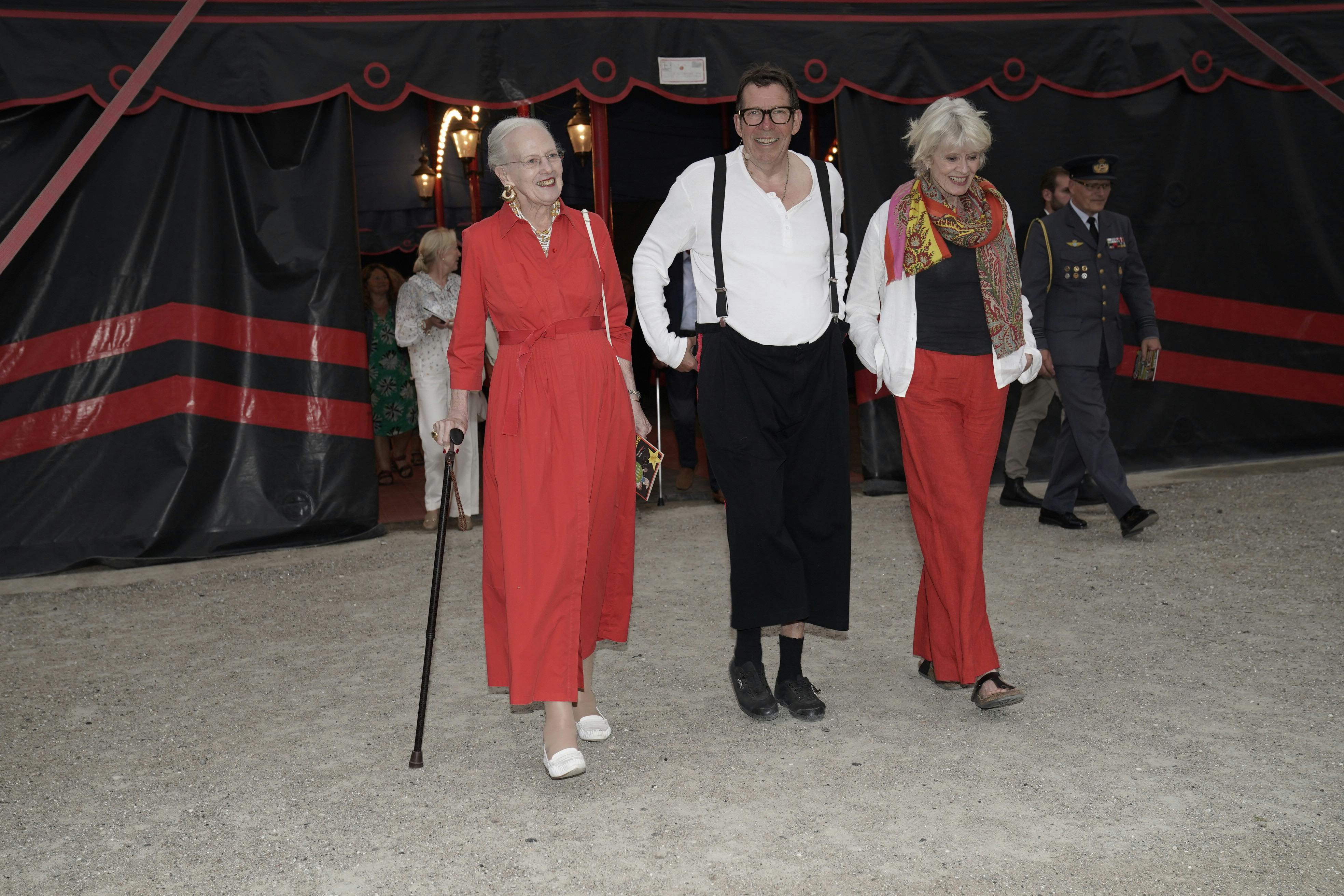 Dronning Margrethe, Søren Østergaard og Lisbet Lundquist